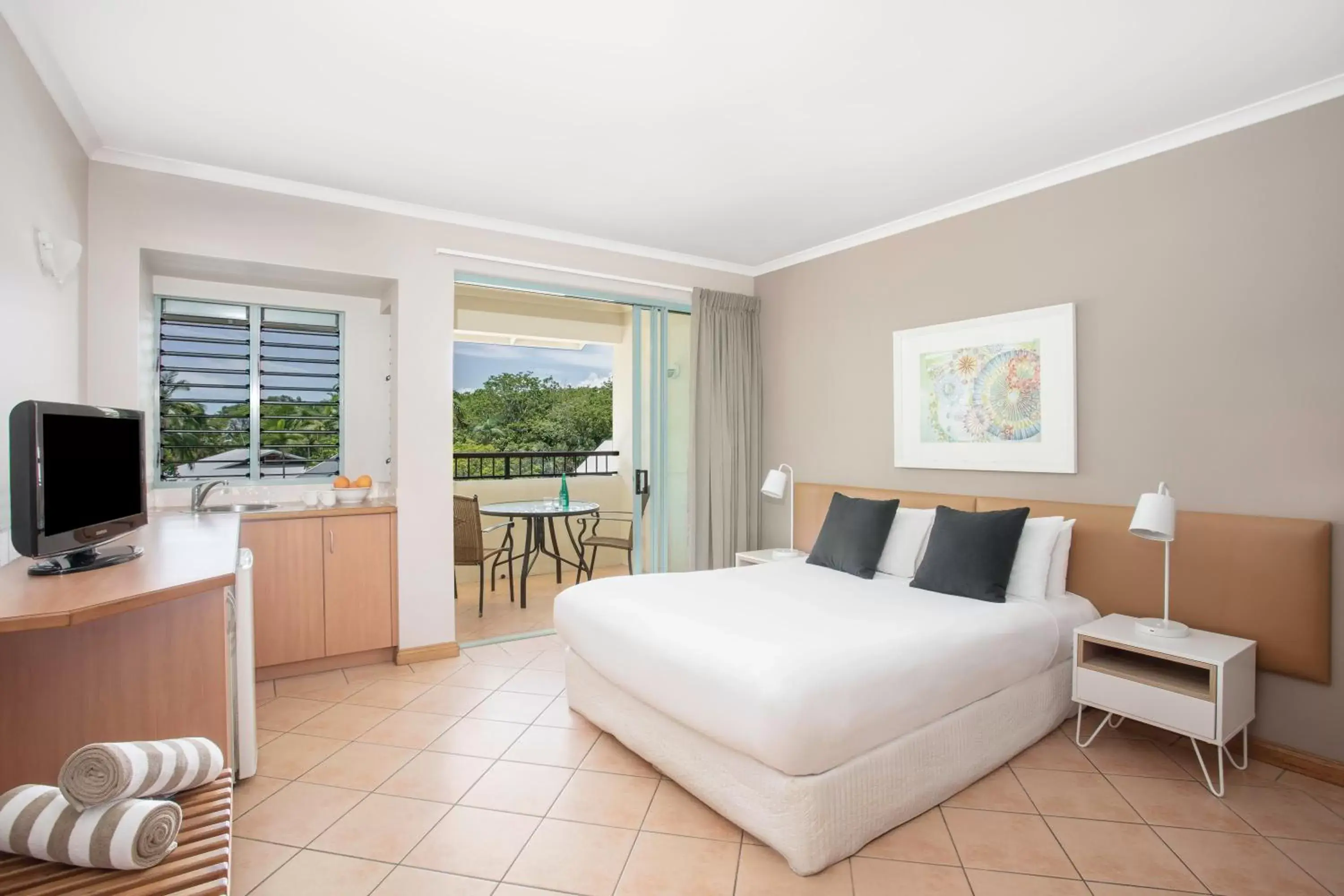 Queen Room in Mantra in the Village Queen Room in Mantra in the Village