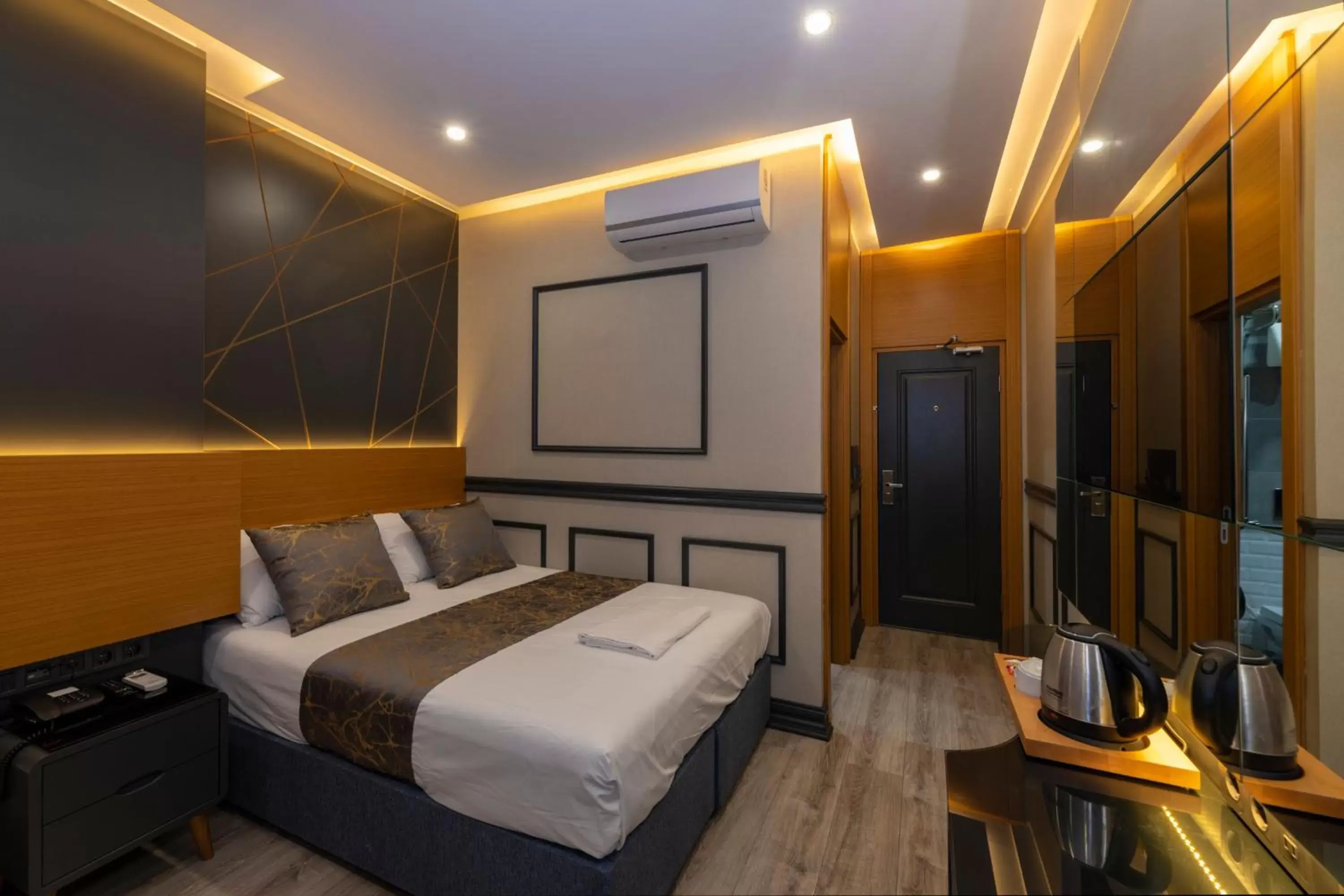 Deluxe Single Room - single occupancy in Confores Hotel Deluxe Single Room - single occupancy in Confores Hotel