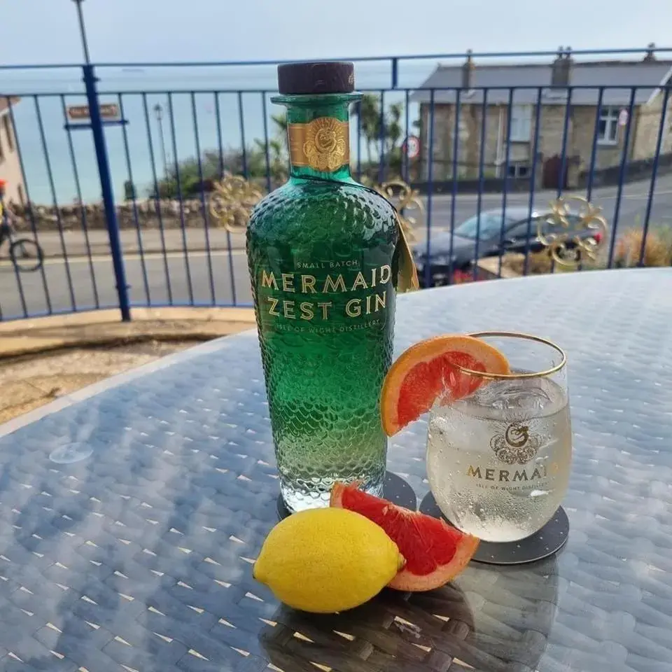 Family Room with Sea View in Channel View Hotel Family Room with Sea View in Channel View Hotel