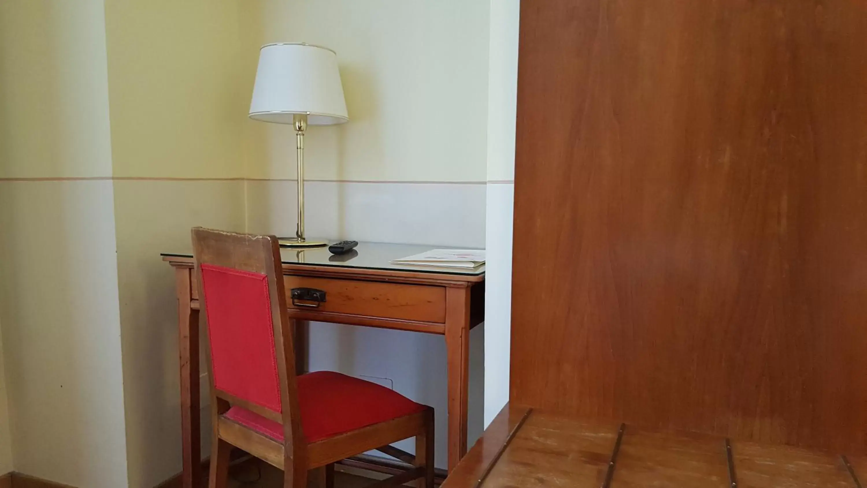 Comfort Single Room - single occupancy in Hotel Roma e Rocca Cavour Comfort Single Room - single occupancy in Hotel Roma e Rocca Cavour