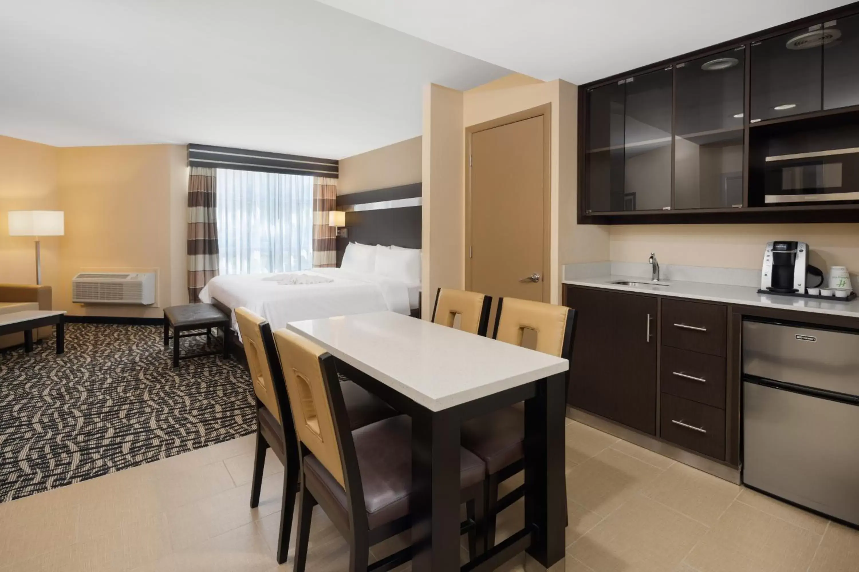 King Suite in Holiday Inn Poughkeepsie by IHG King Suite in Holiday Inn Poughkeepsie by IHG