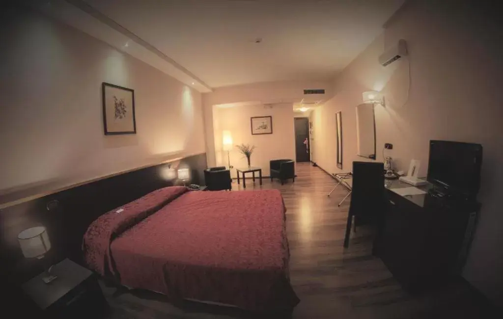 Junior Suite in Forum Palace Hotel Junior Suite in Forum Palace Hotel