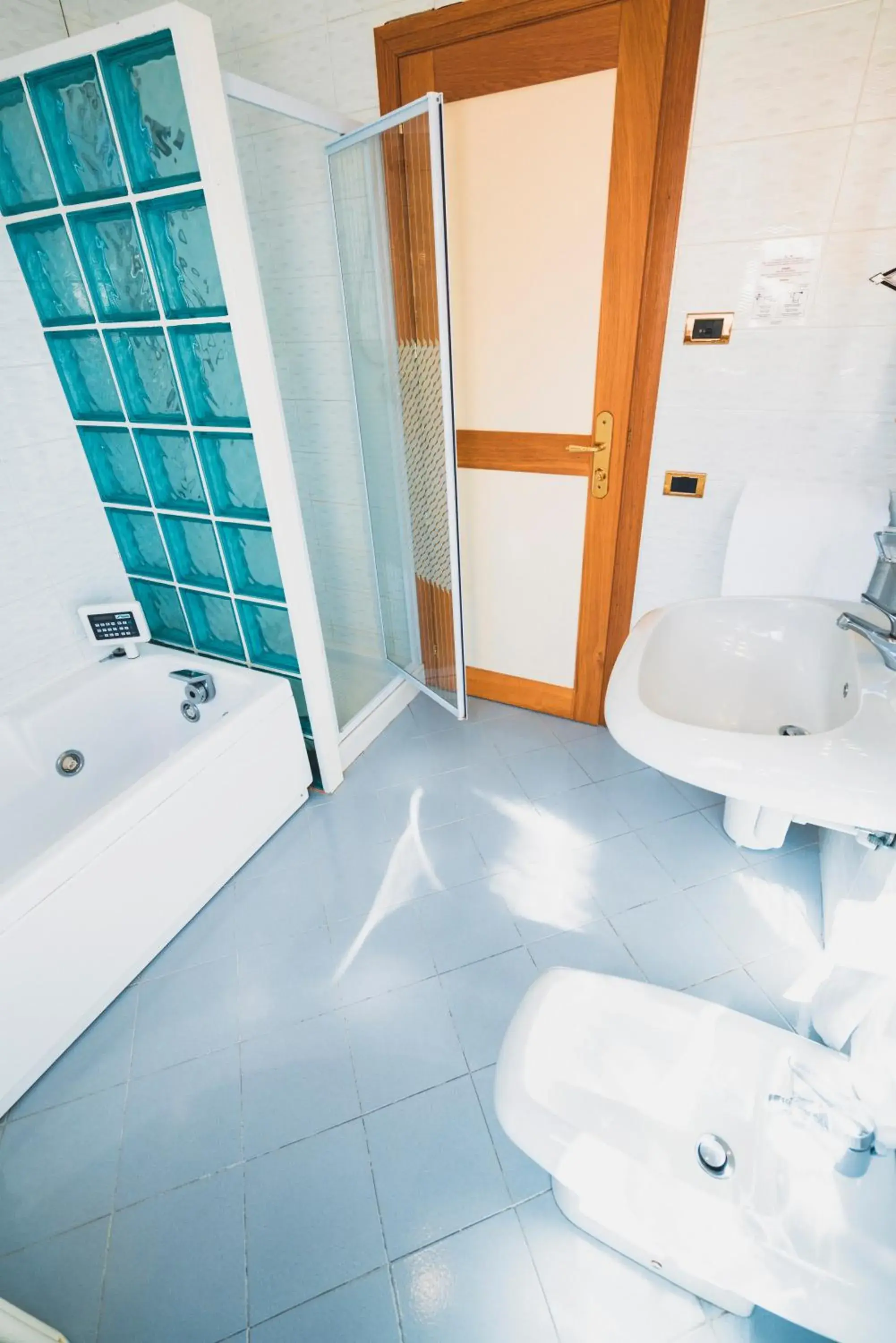 Two Connecting Double Rooms in Grand Hotel Milano Two Connecting Double Rooms in Grand Hotel Milano