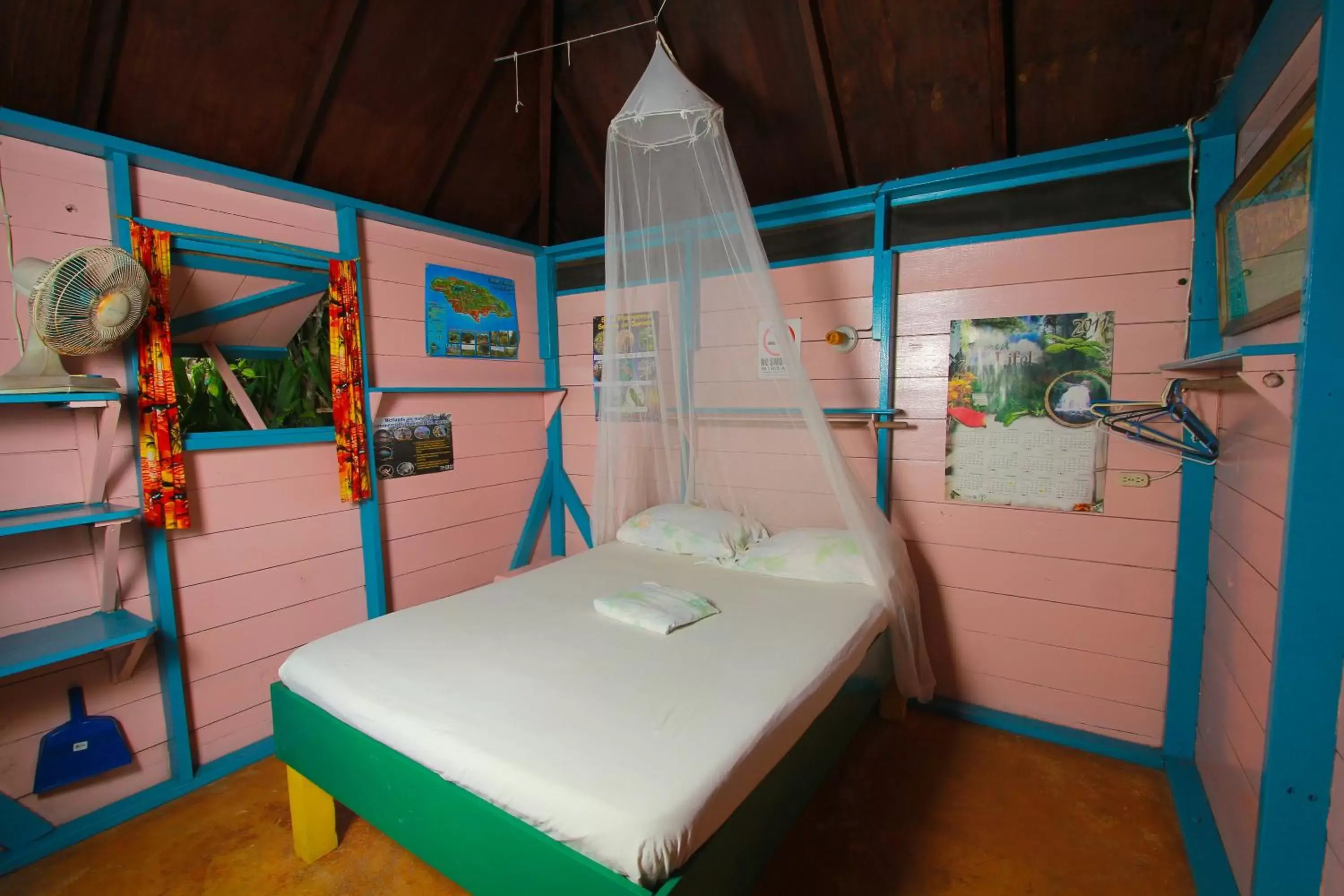 Double Room with Shared Bathroom in Zion Country Double Room with Shared Bathroom in Zion Country