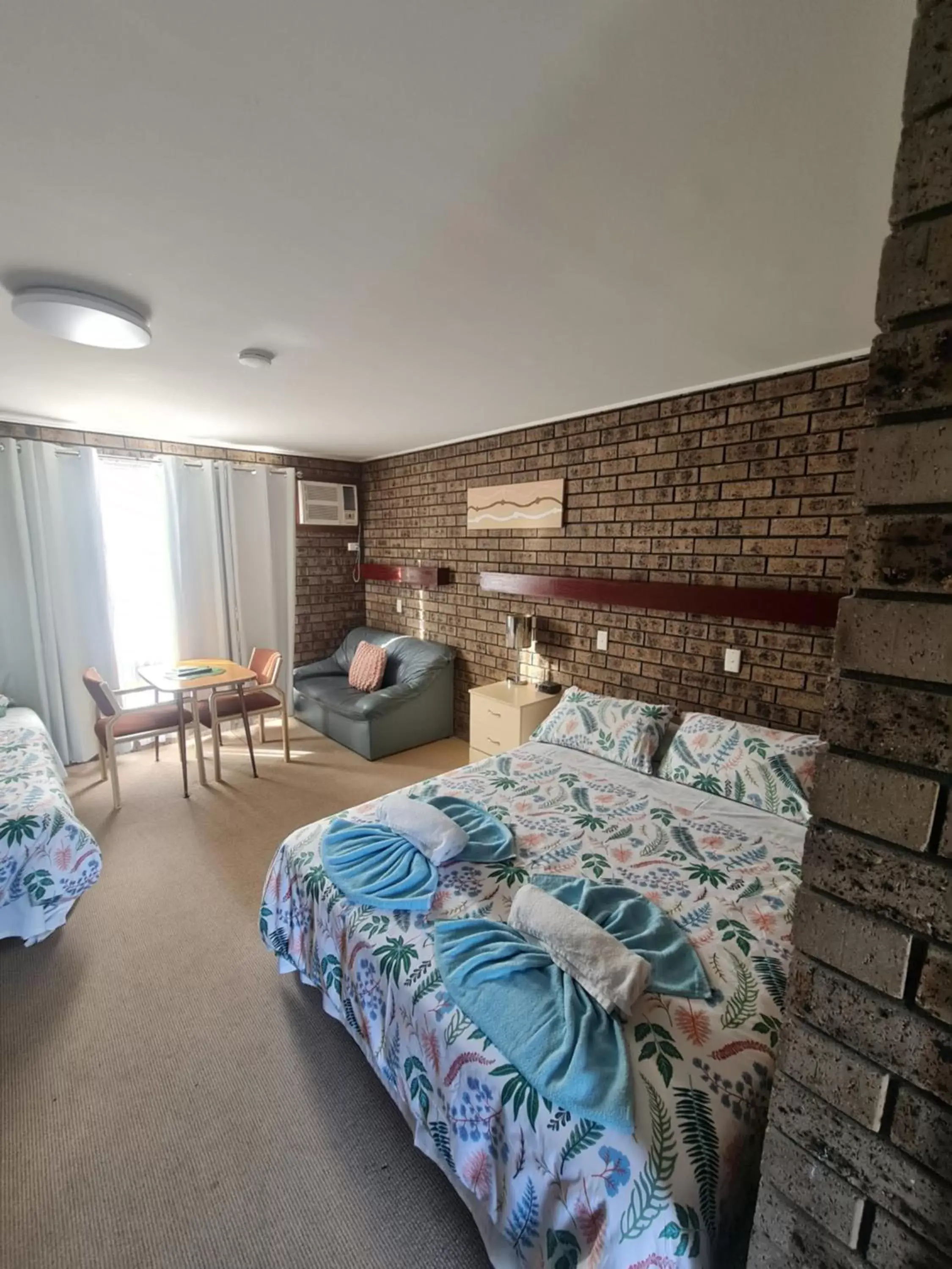 Classic Twin Room - Ground Floor in The SIM - Sussex Inlet Motel Classic Twin Room - Ground Floor in The SIM - Sussex Inlet Motel