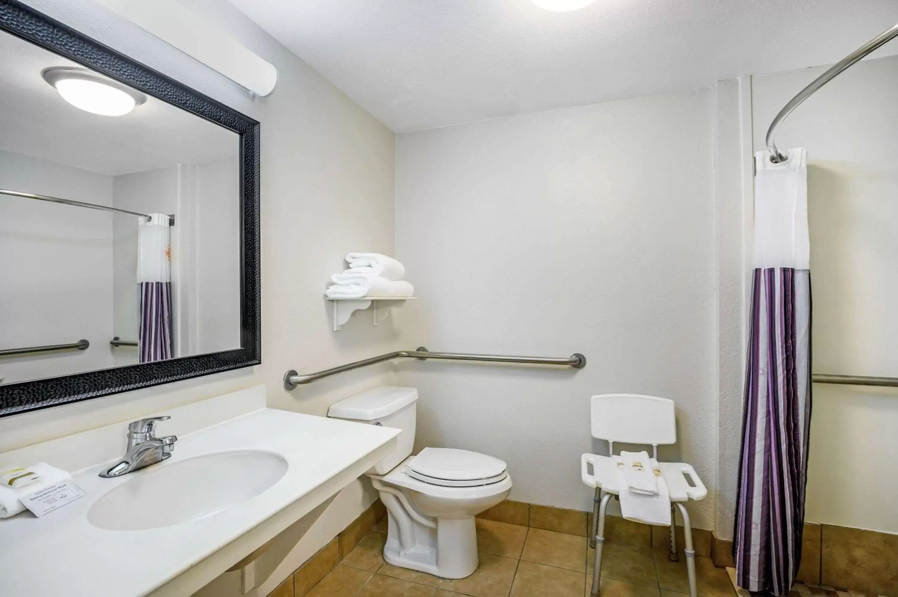 King Room - Disability Access in La Quinta by Wyndham Myrtle Beach Broadway Area King Room - Disability Access in La Quinta by Wyndham Myrtle Beach Broadway Area