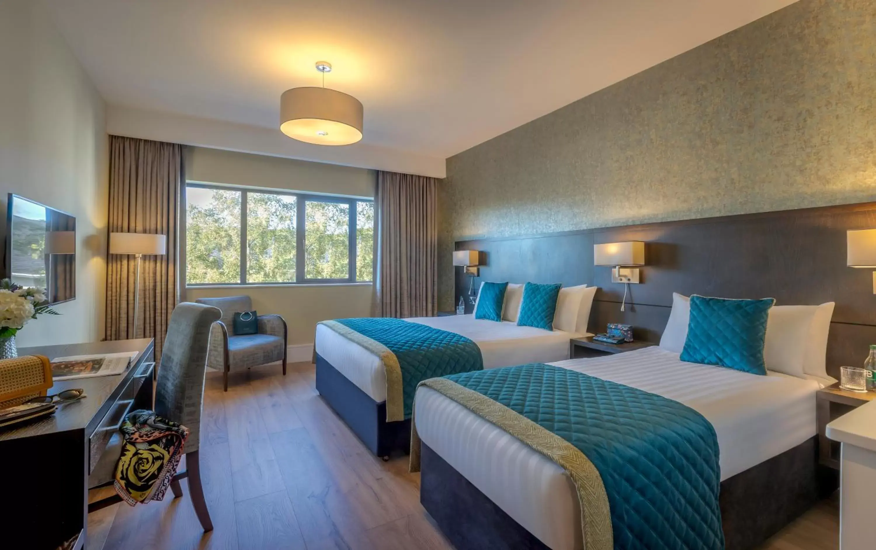 Deluxe Twin Room in Glenroyal Hotel Deluxe Twin Room in Glenroyal Hotel