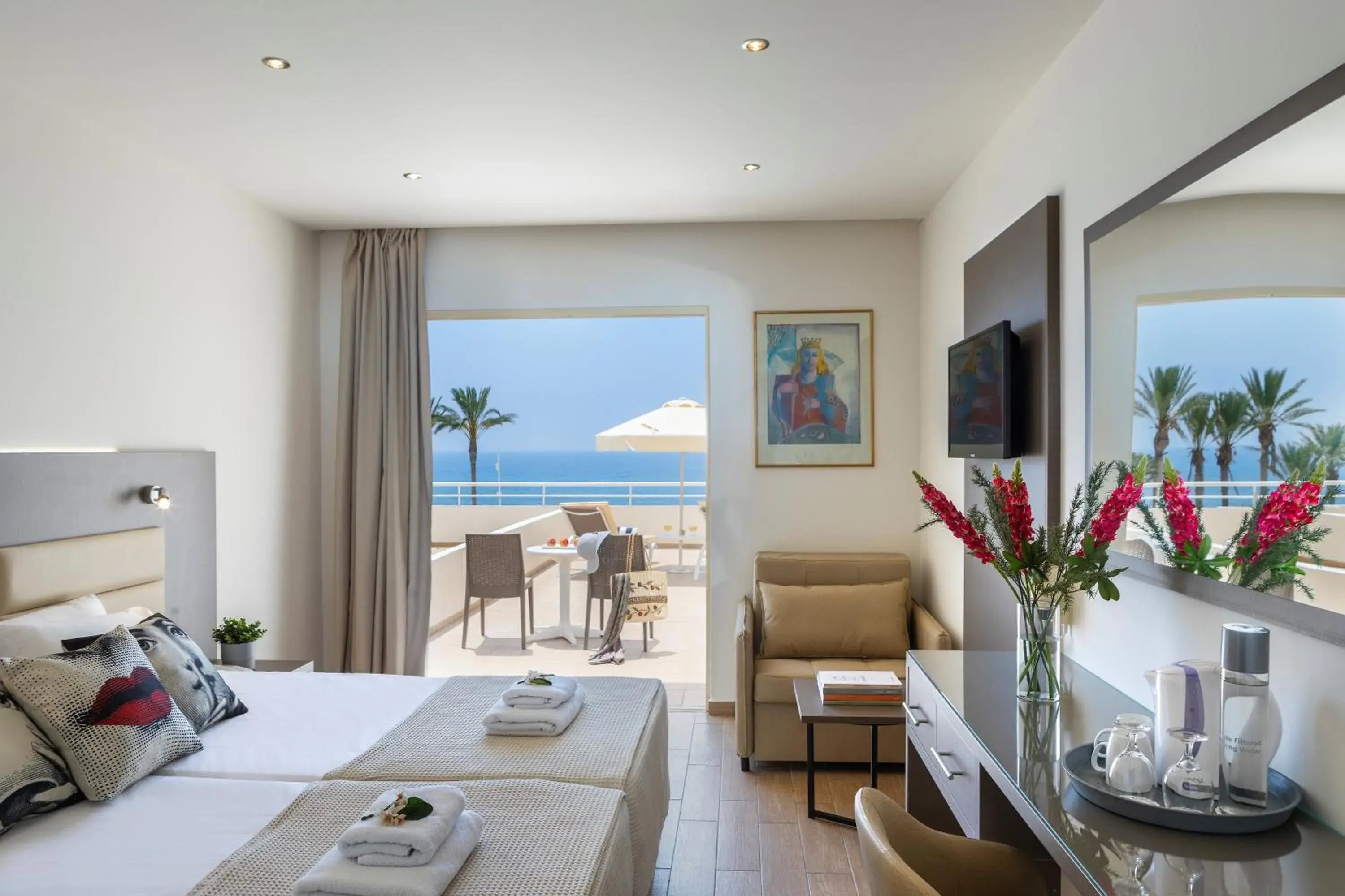 Superior Twin Room with Sea View - single occupancy in Queens Bay Hotel Superior Twin Room with Sea View - single occupancy in Queens Bay Hotel