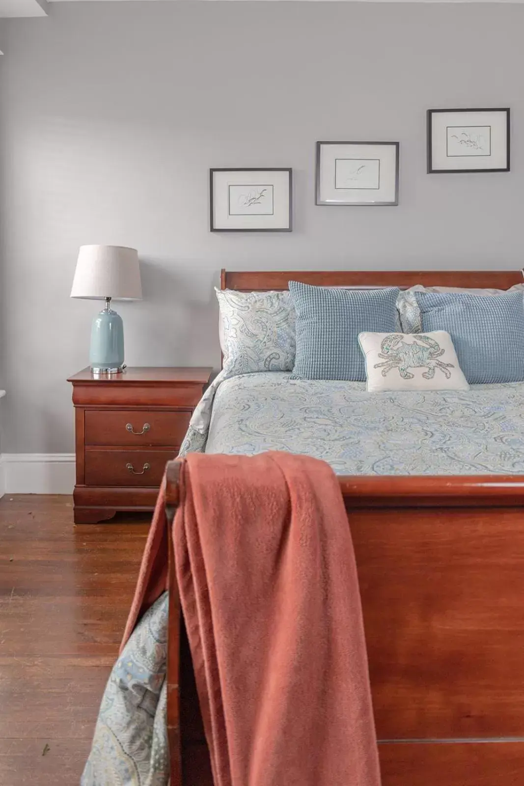 Queen Room in The Olde Anchor Bed & Breakfast Queen Room in The Olde Anchor Bed & Breakfast