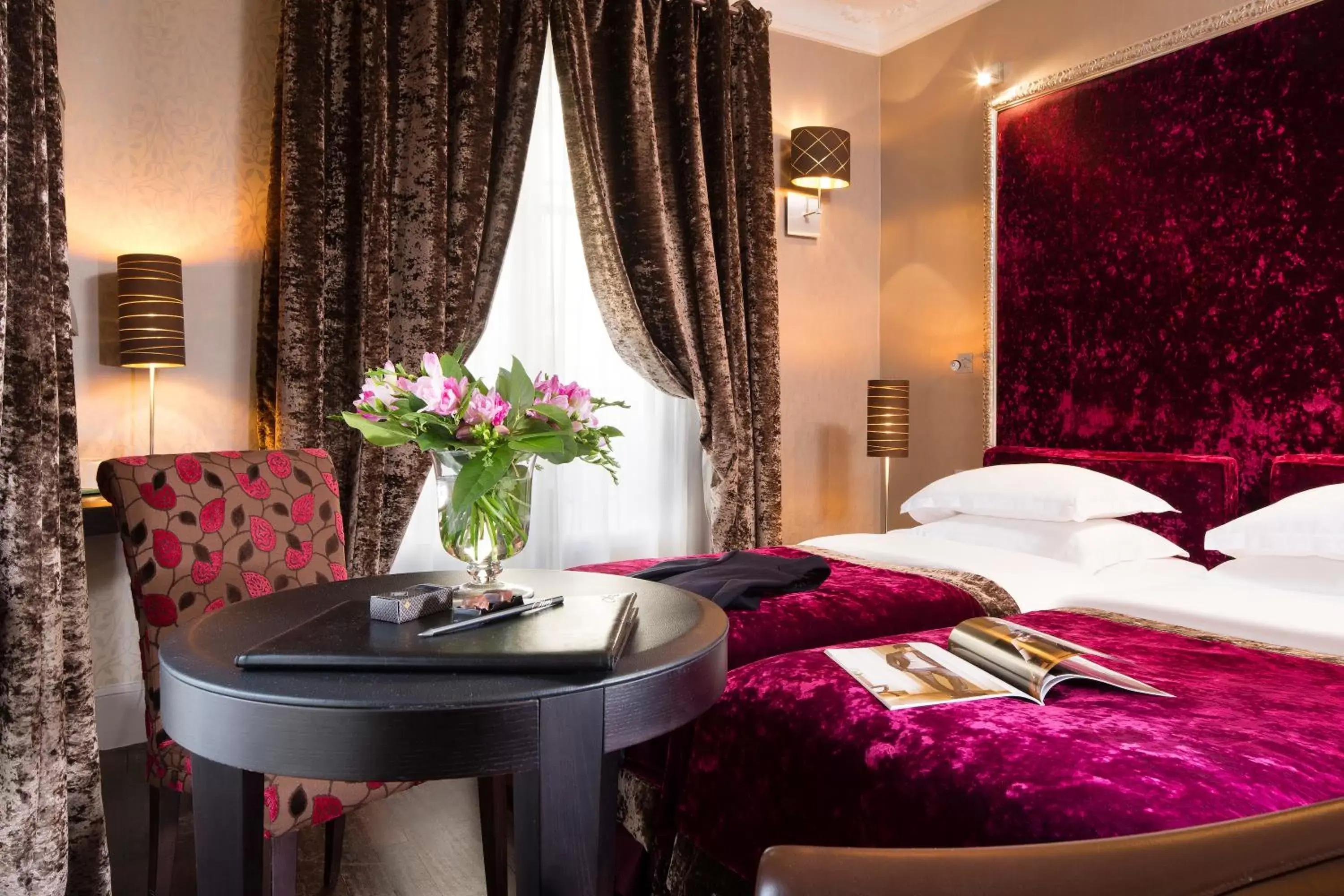 Superior Twin Room in Hotel Ares Eiffel Superior Twin Room in Hotel Ares Eiffel