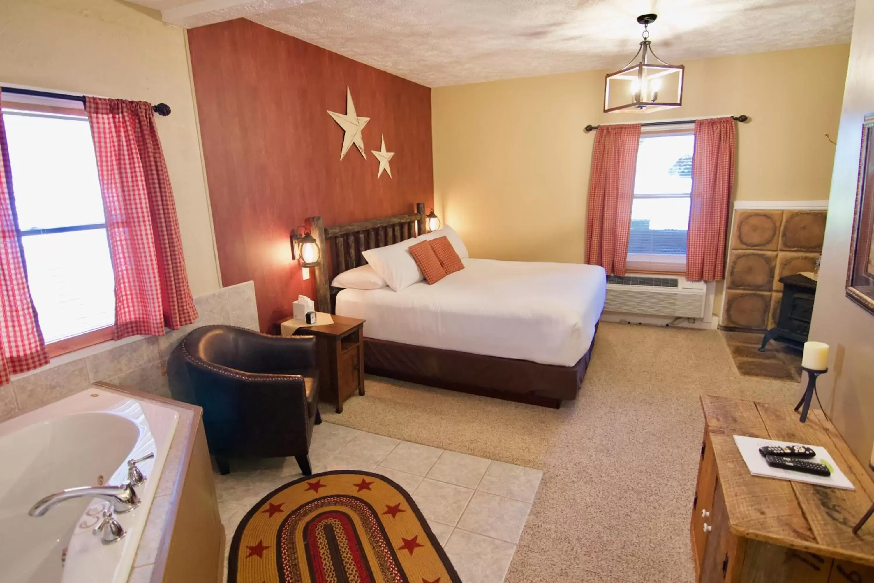 Deluxe Queen Suite in Hotel Frankfort & Restaurant Deluxe Queen Suite in Hotel Frankfort & Restaurant