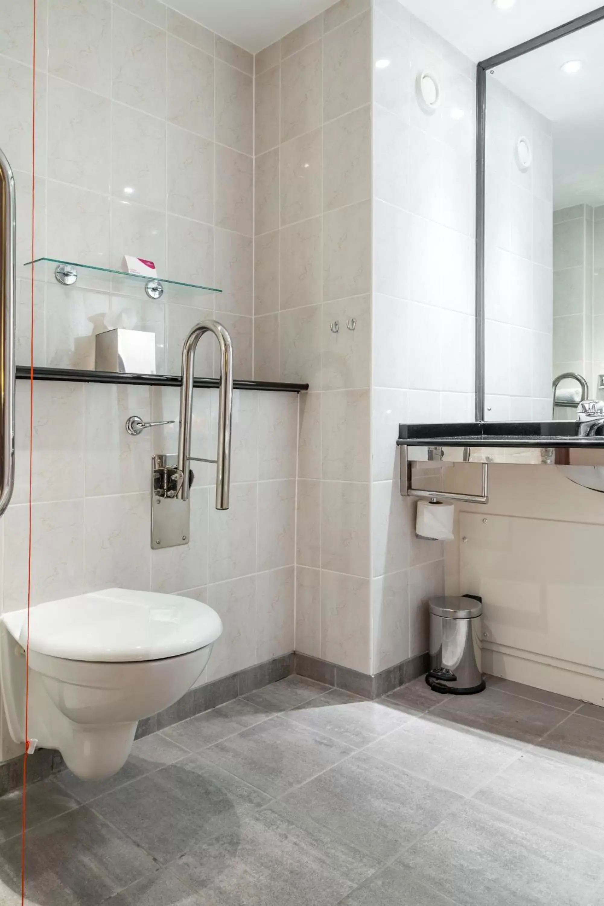 Double Room - Disability Access in Crowne Plaza Birmingham NEC, an IHG Hotel Double Room - Disability Access in Crowne Plaza Birmingham NEC, an IHG Hotel