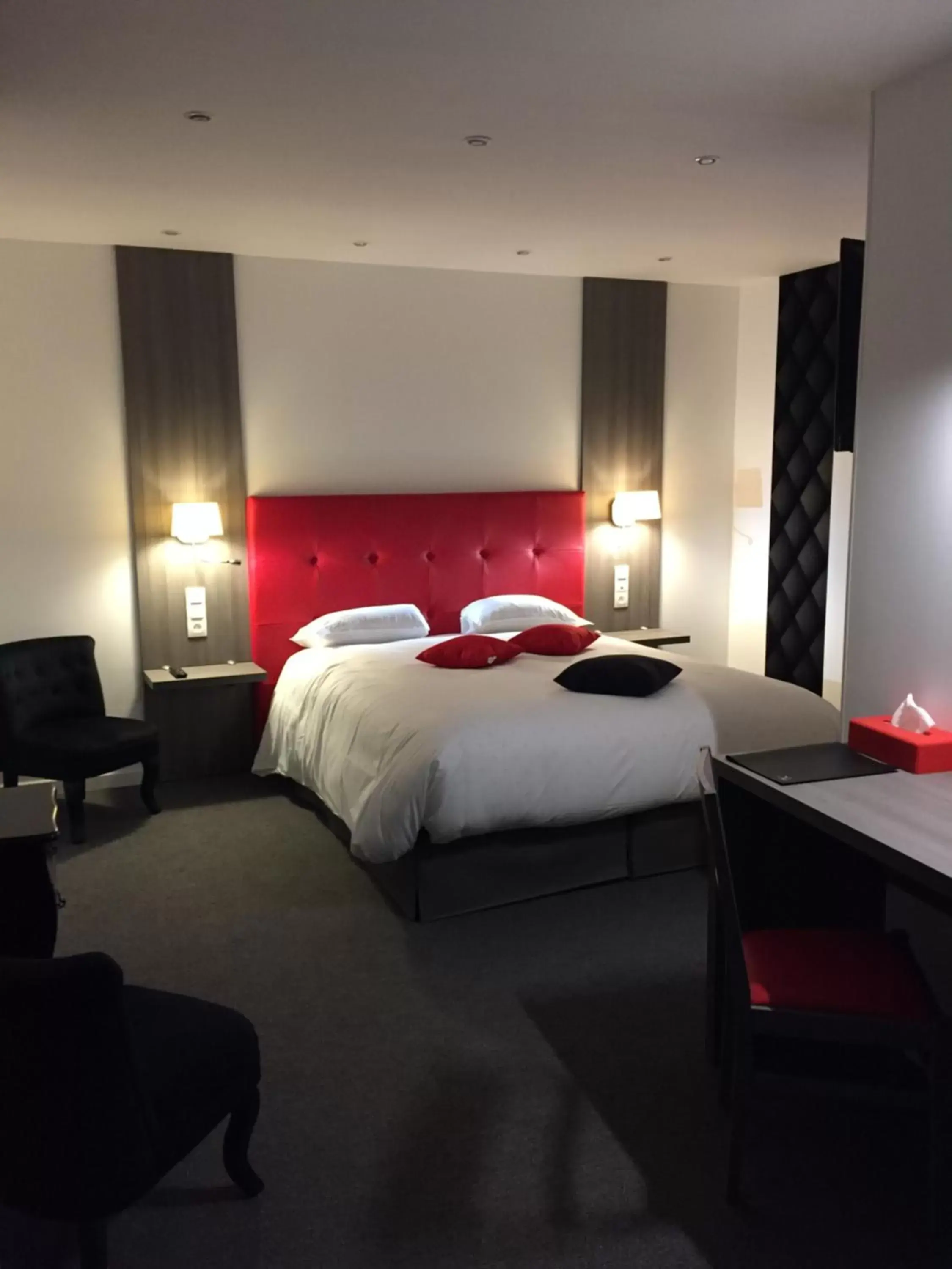 Superior King Room - single occupancy in Le Beverl'inn Superior King Room - single occupancy in Le Beverl'inn