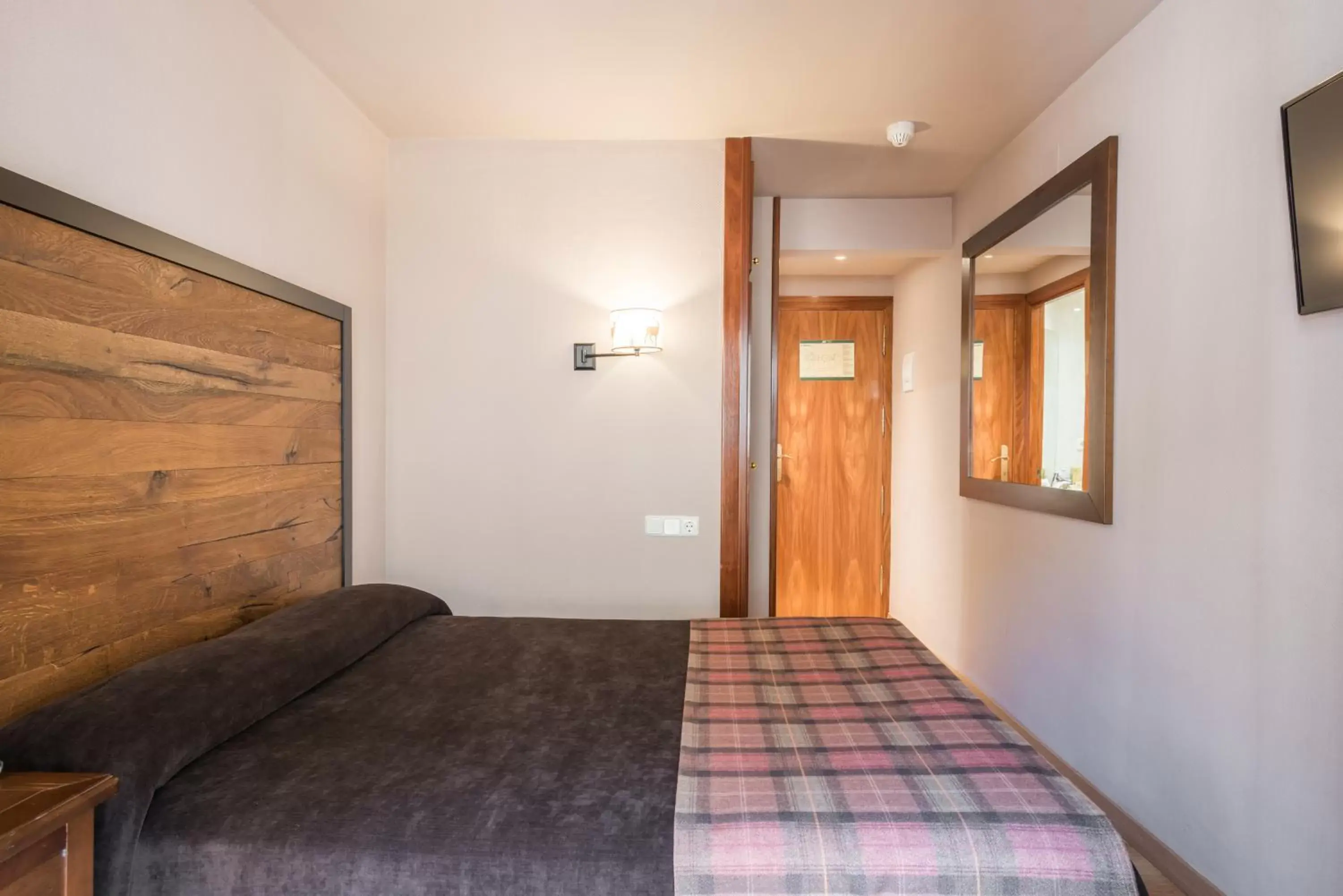 Single Room - single occupancy in Riu Nere Mountain Hotel Single Room - single occupancy in Riu Nere Mountain Hotel