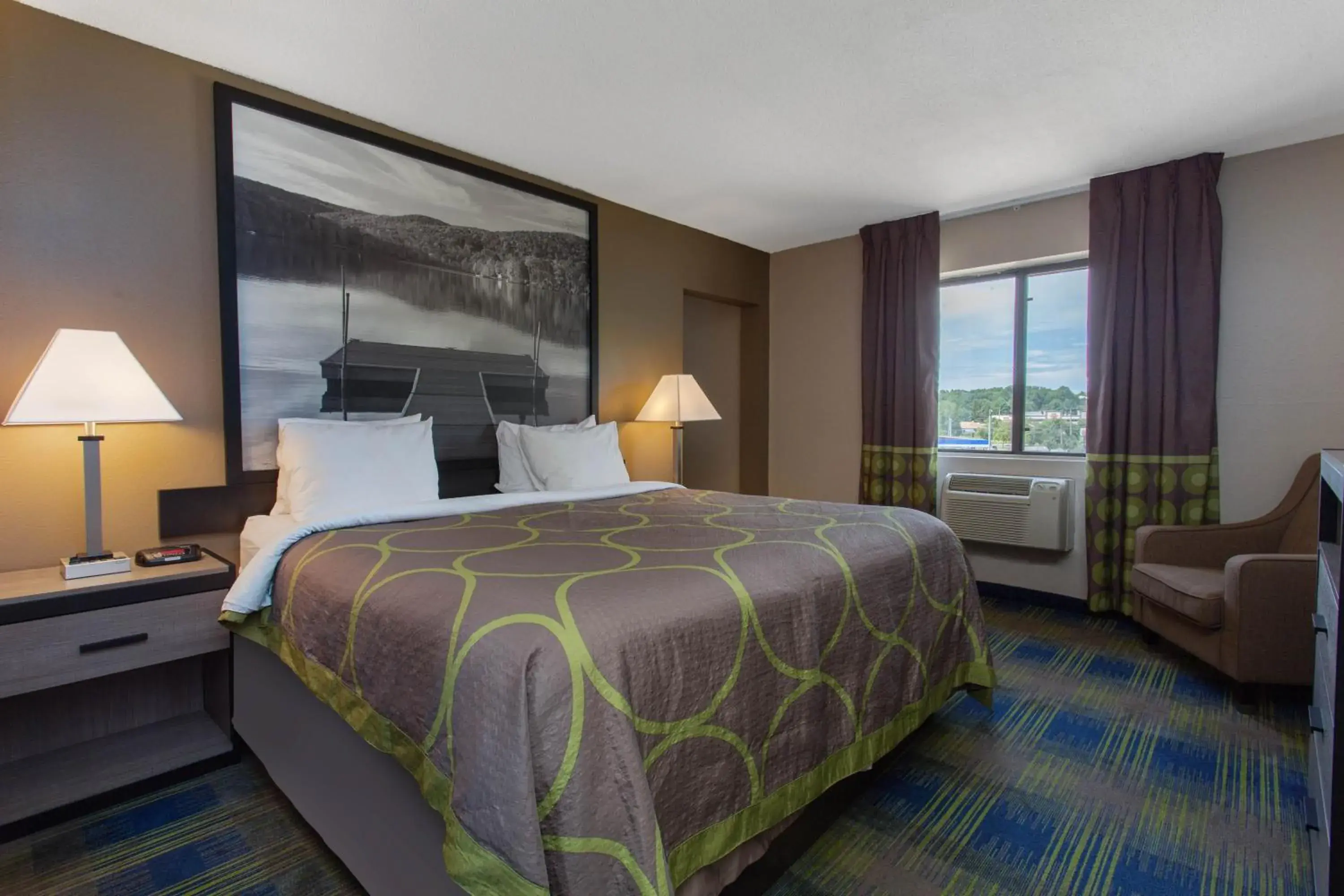 One-Bedroom King Suite - Non-Smoking in Super 8 by Wyndham Cromwell/Middletown One-Bedroom King Suite - Non-Smoking in Super 8 by Wyndham Cromwell/Middletown