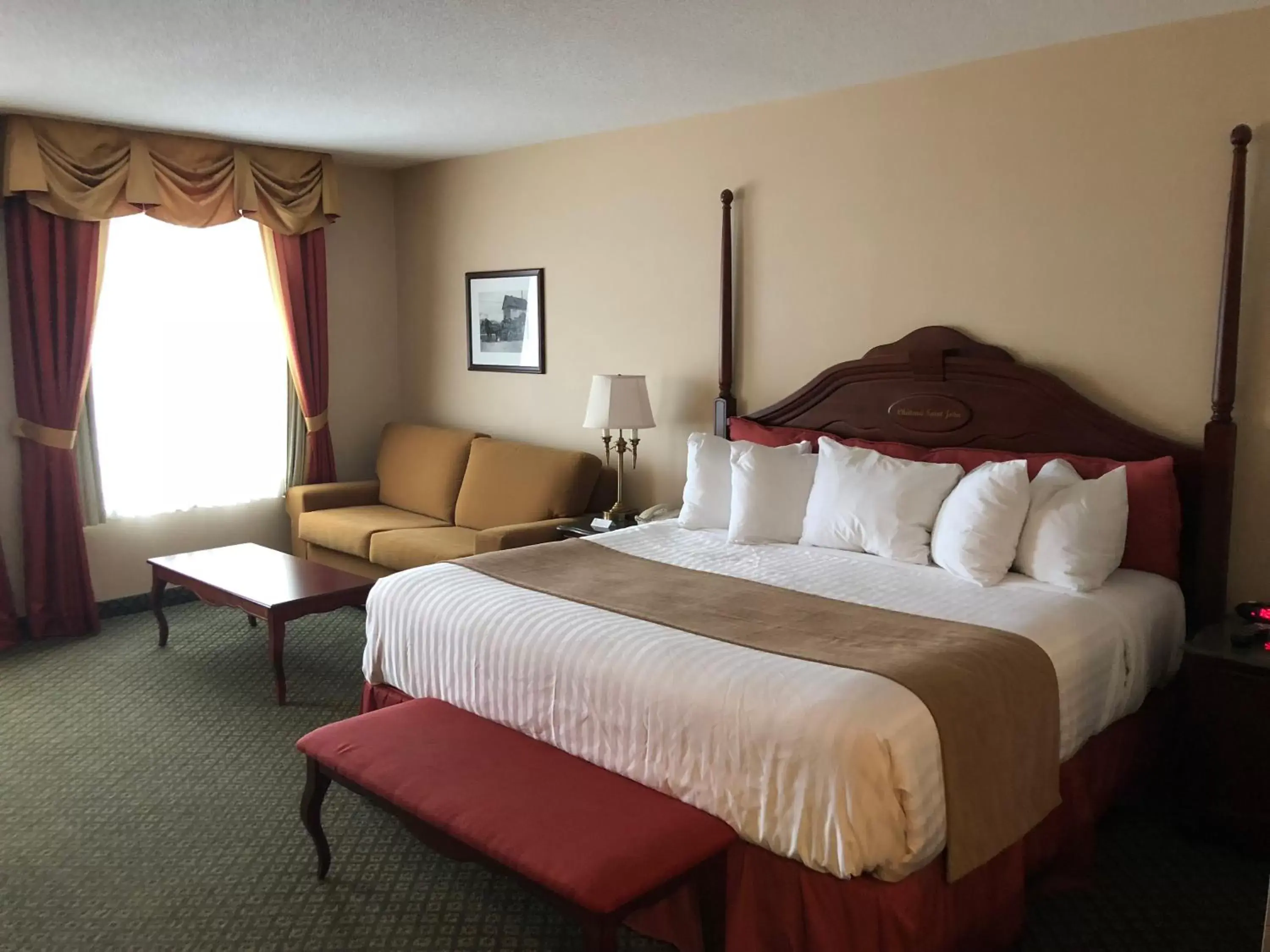 Deluxe King Room - Mobility Access/Non-Smoking in Chateau Saint John Trademark Collection by Wyndham Deluxe King Room - Mobility Access/Non-Smoking in Chateau Saint John Trademark Collection by Wyndham