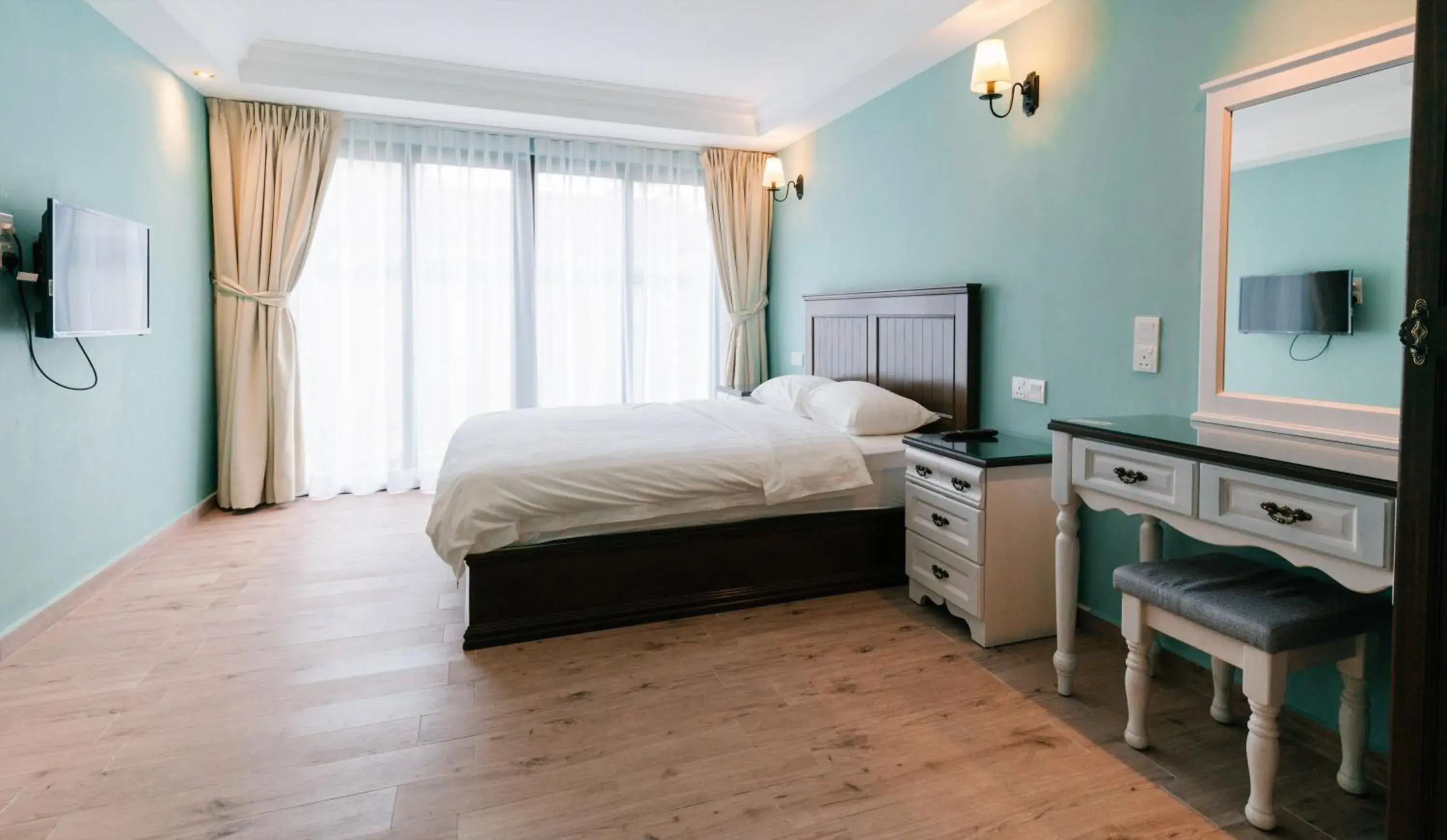 Two-Bedroom Suite in The Tudor Two-Bedroom Suite in The Tudor