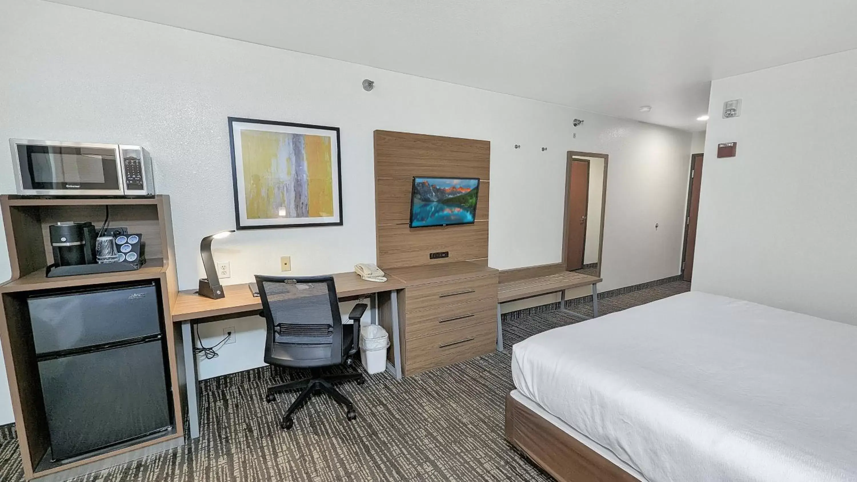 King Room in Estherville Hotel & Suites King Room in Estherville Hotel & Suites