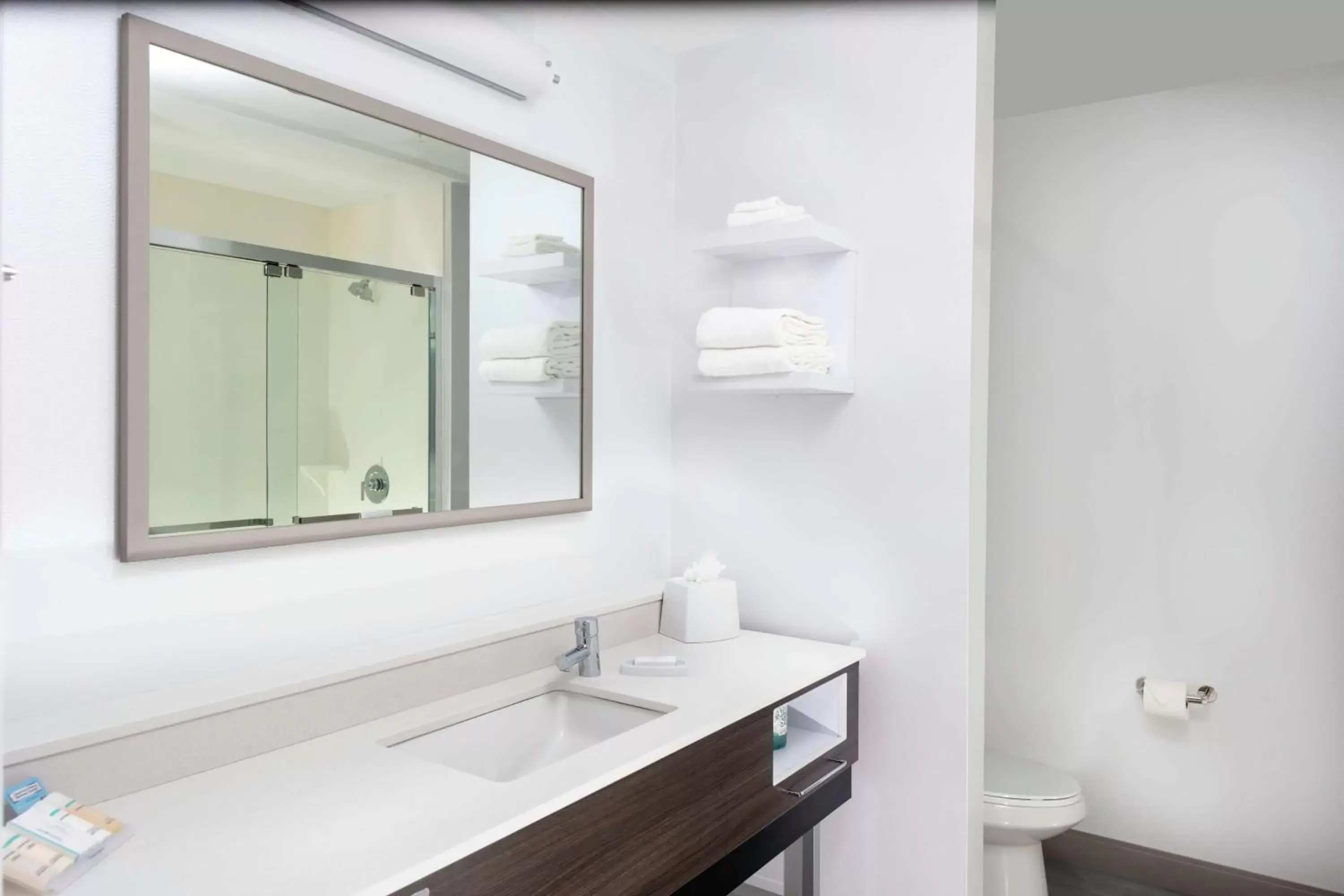 King Room with Balcony in Hampton Inn Dunedin, Fl King Room with Balcony in Hampton Inn Dunedin, Fl