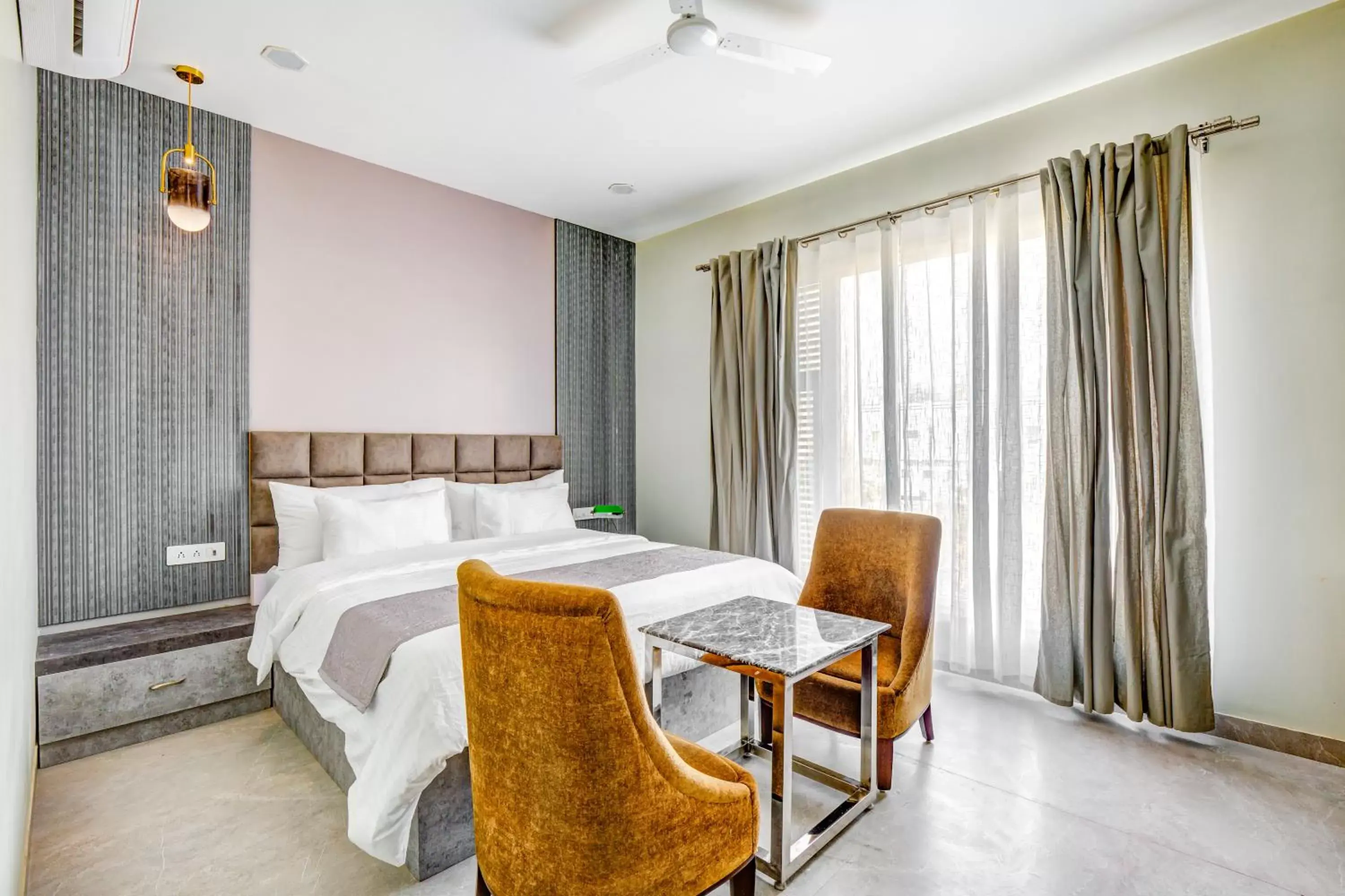 Deluxe Room - single occupancy in FabHotel The White Moon Deluxe Room - single occupancy in FabHotel The White Moon