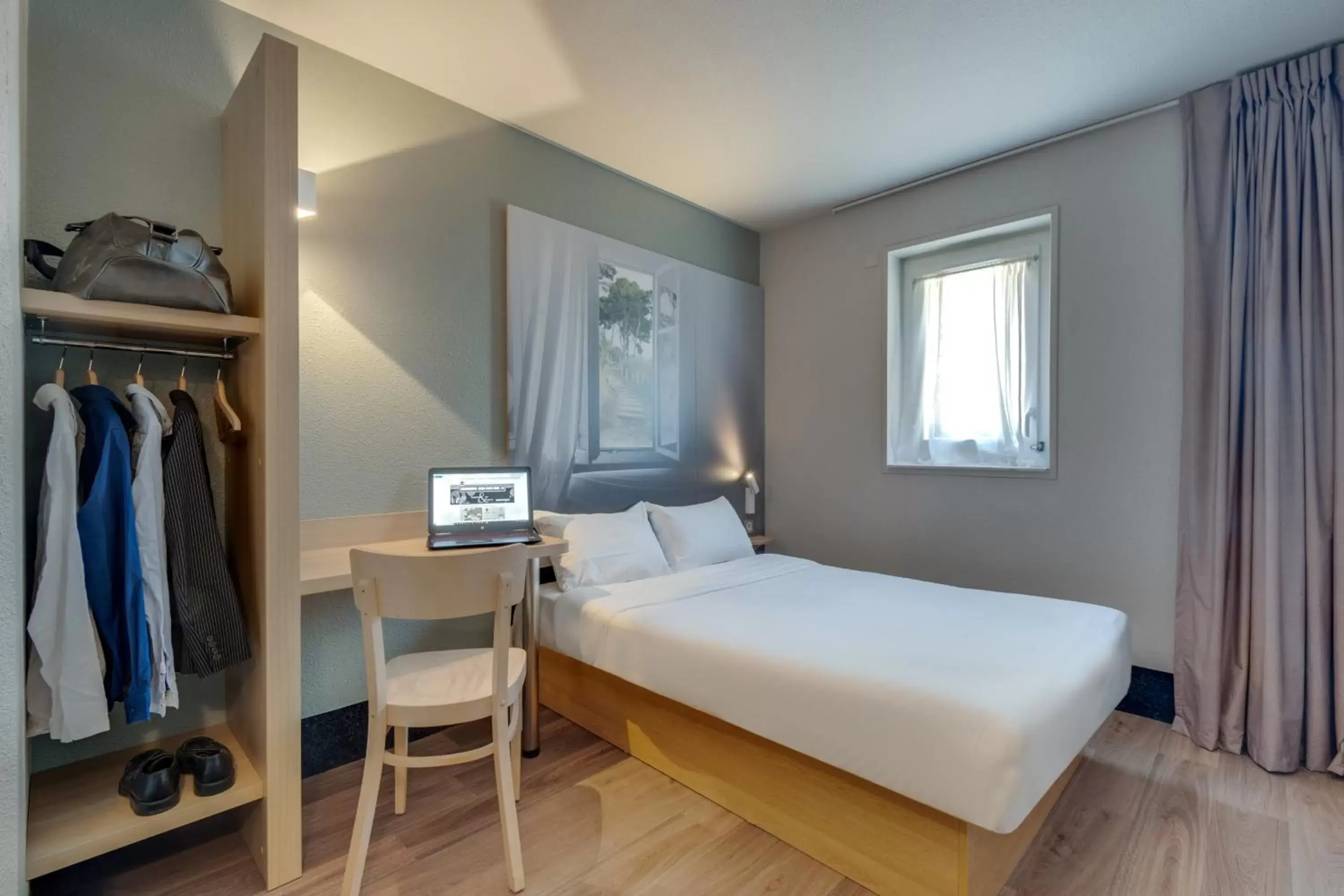 Double Room - Disability Access in B&B HOTEL Fréjus Roquebrune-sur-Argens Double Room - Disability Access in B&B HOTEL Fréjus Roquebrune-sur-Argens