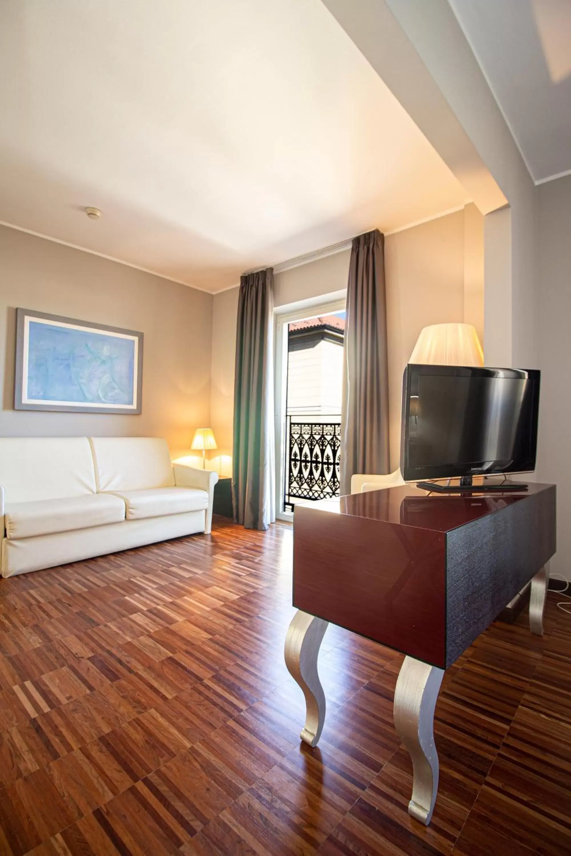 Junior Suite in Hotel Cavour by LVG Hotel Collection Junior Suite in Hotel Cavour by LVG Hotel Collection