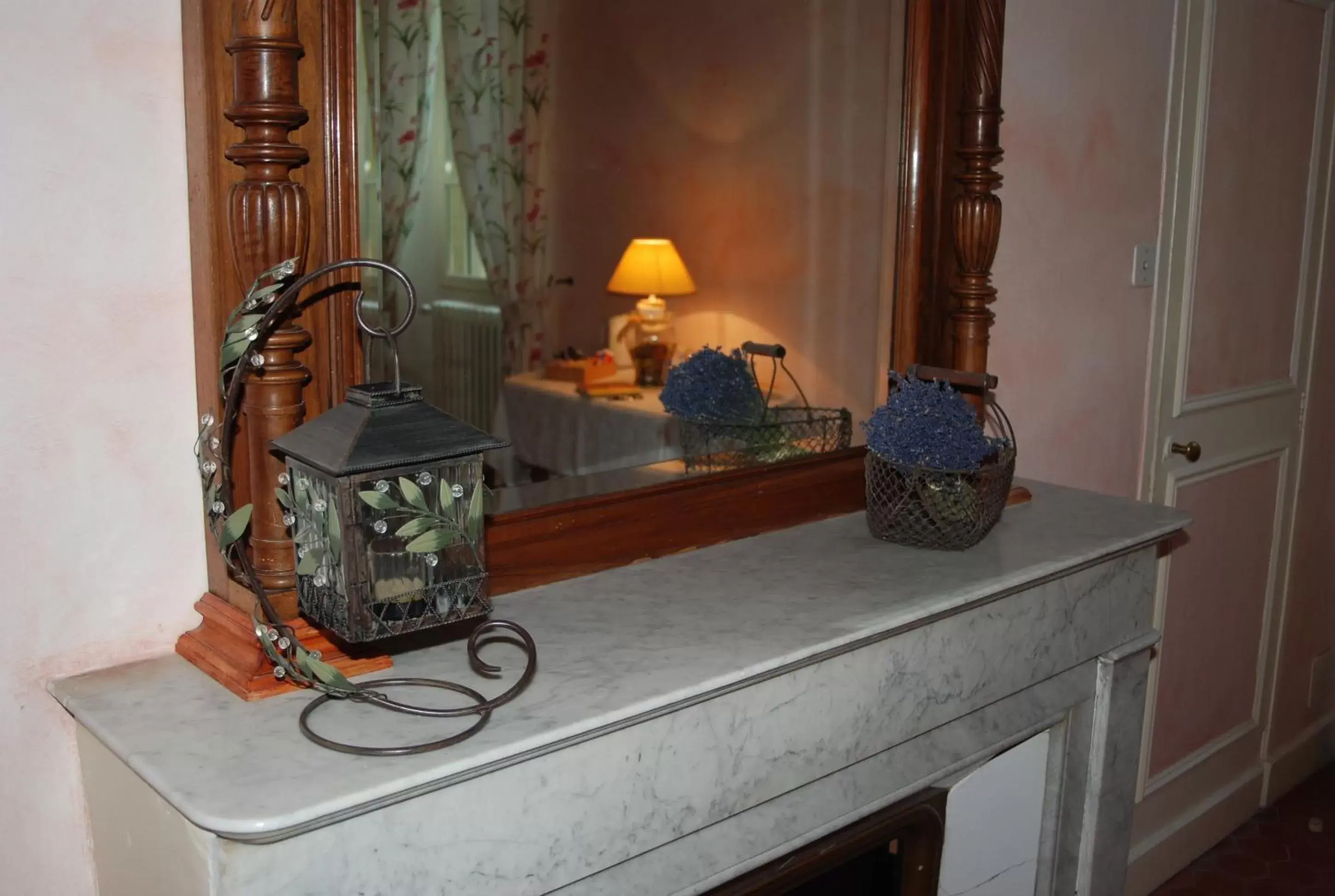 Family Room with Private Bathroom in Château Cornillon Family Room with Private Bathroom in Château Cornillon