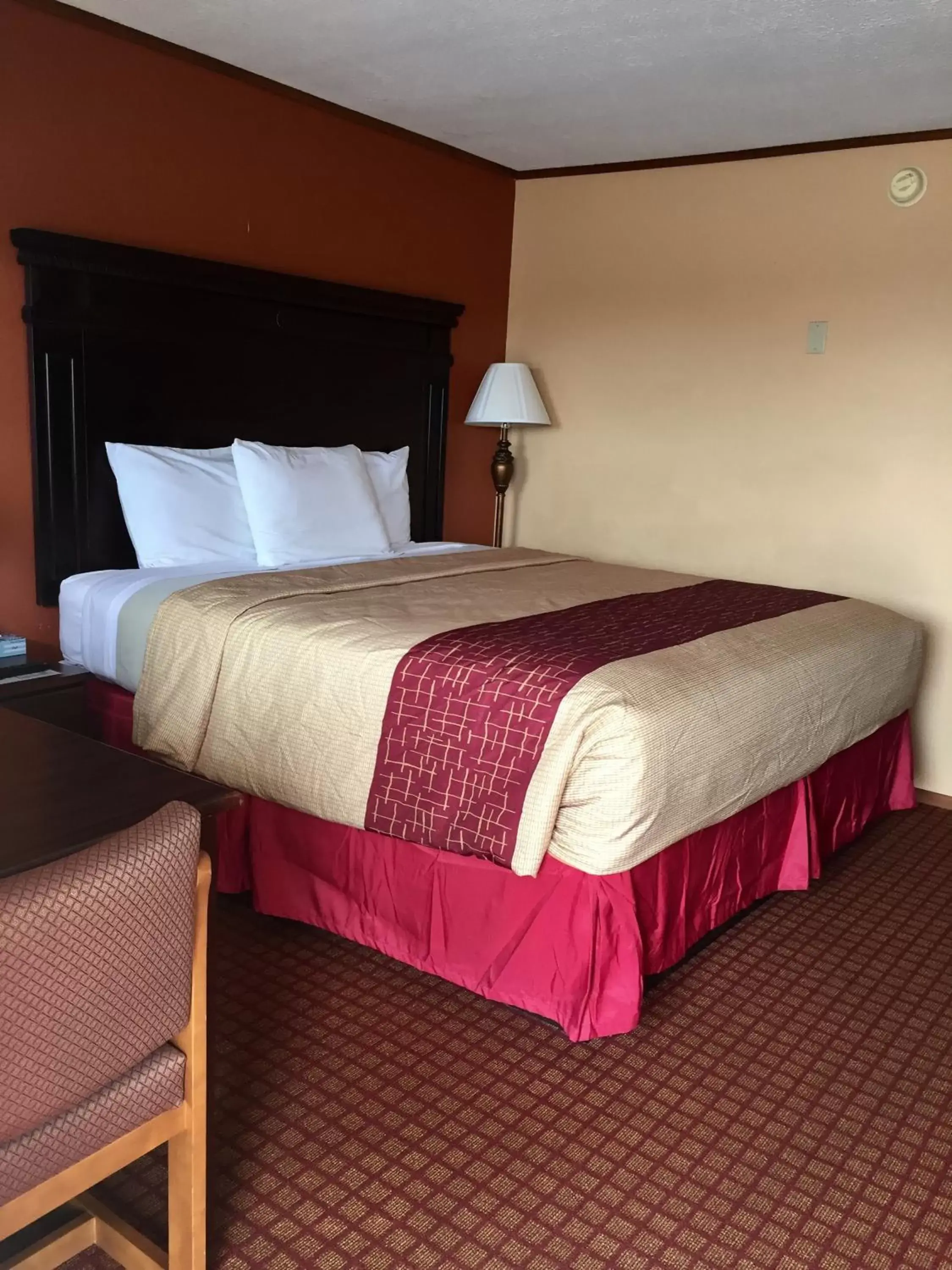 Triple Room in DeQueen Courtyard Inn Triple Room in DeQueen Courtyard Inn