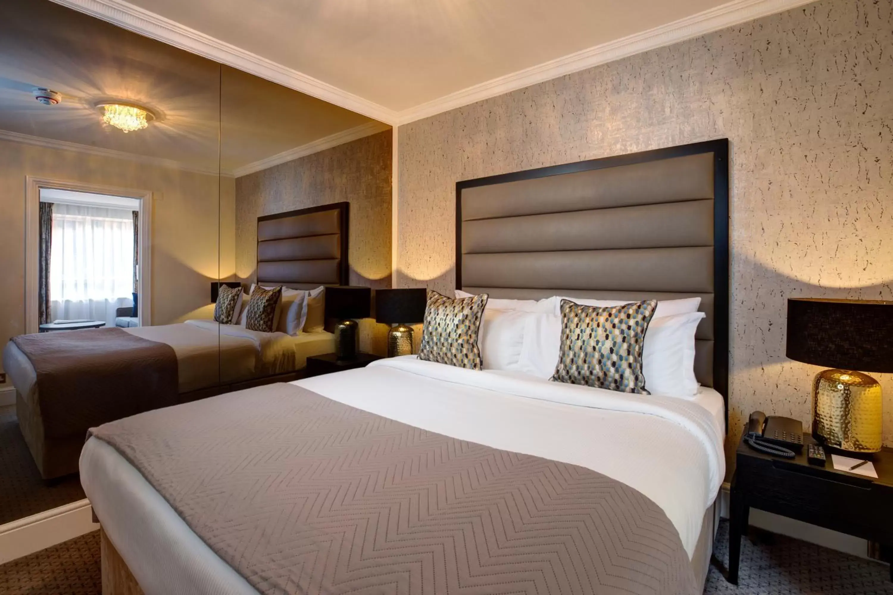 Suite Room in The Rathbone Hotel, Fitzrovia Suite Room in The Rathbone Hotel, Fitzrovia