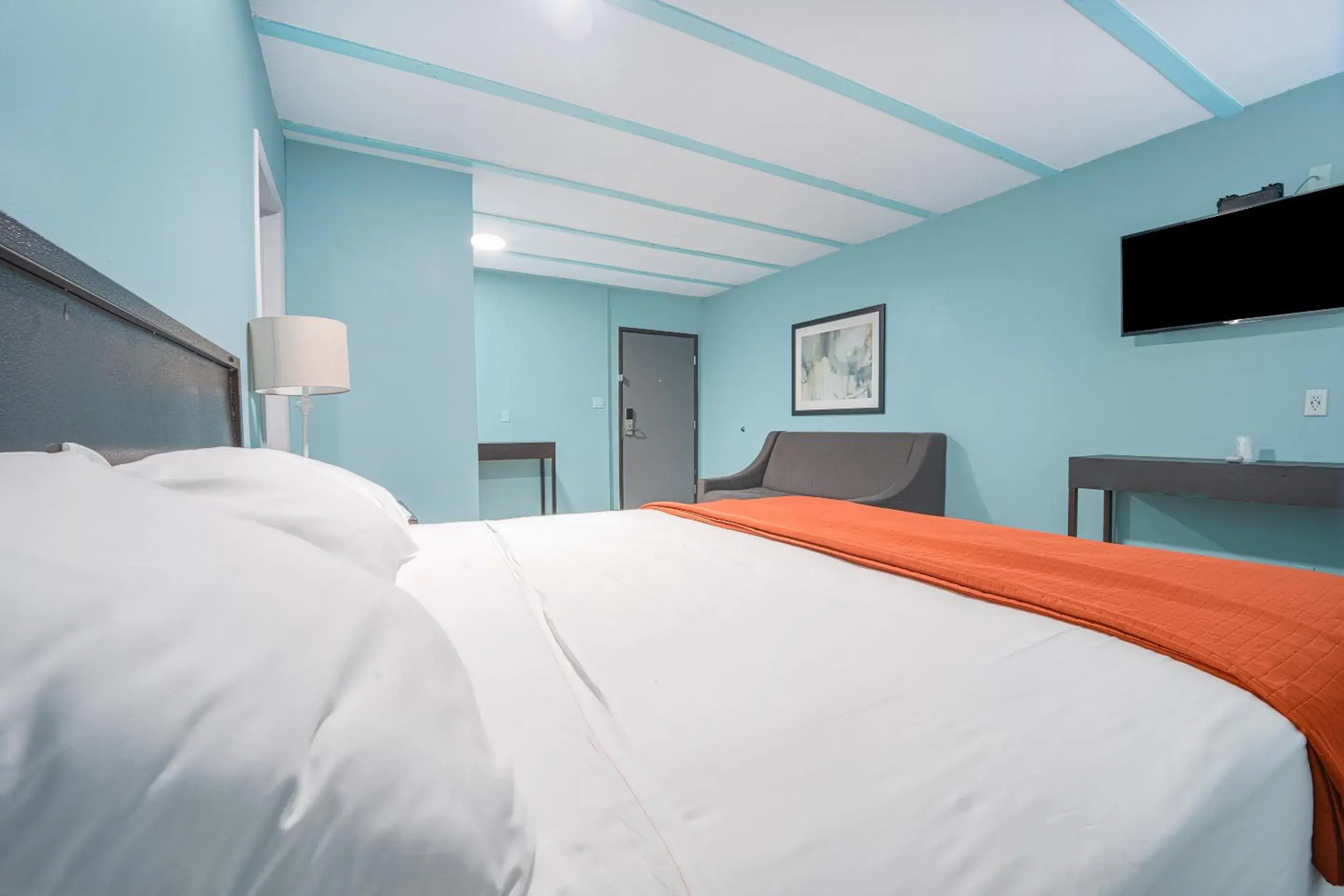 2 Room Suite in NOHO Hotel Hollywood LA 2 Room Suite in NOHO Hotel Hollywood LA