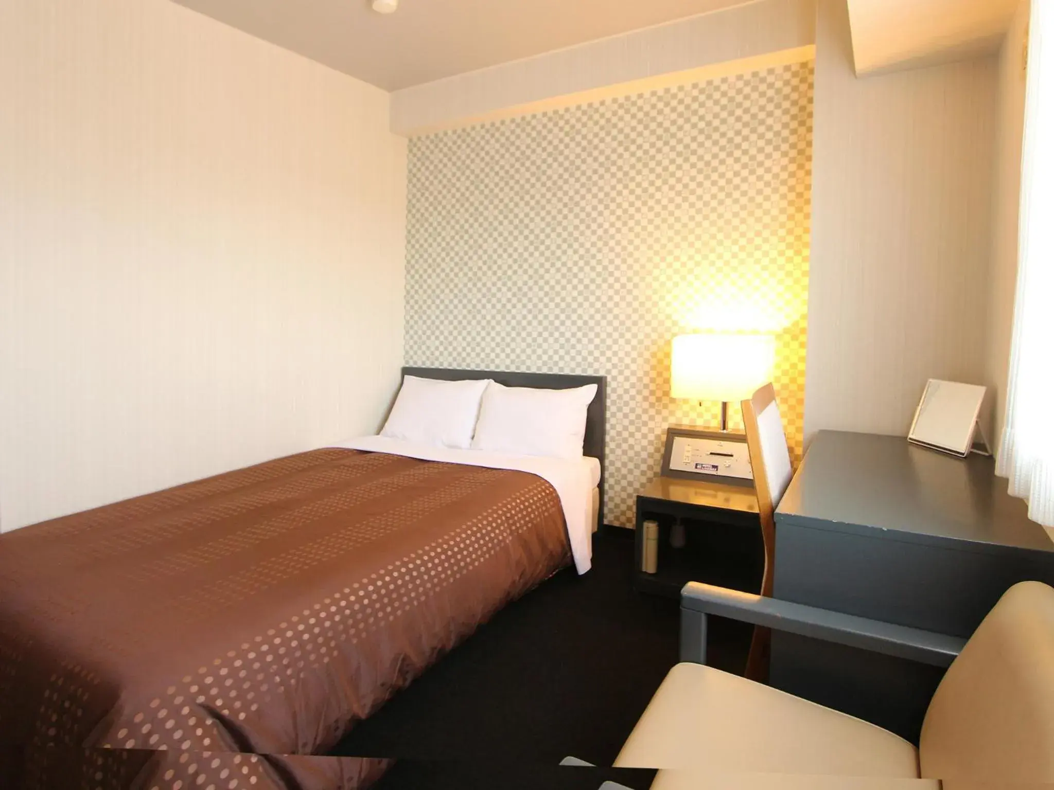 Double Room with Small Double Bed - single occupancy - Smoking in HOTEL LiVEMAX BUDGET Chitose Double Room with Small Double Bed - single occupancy - Smoking in HOTEL LiVEMAX BUDGET Chitose