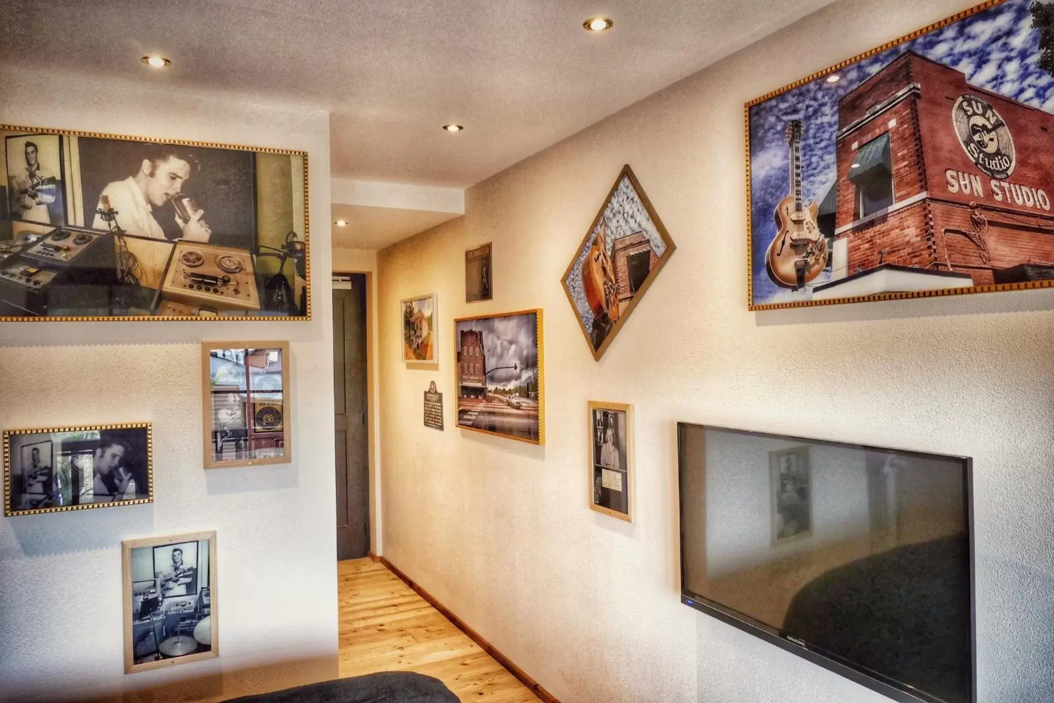 Standard Double or Twin Room with Balcony in Road Stop Mettmann Standard Double or Twin Room with Balcony in Road Stop Mettmann