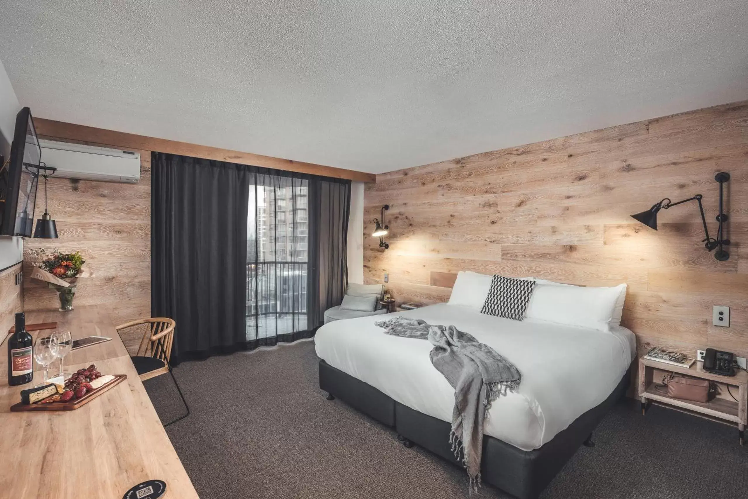 Deluxe King Room in The Island Gold Coast Deluxe King Room in The Island Gold Coast