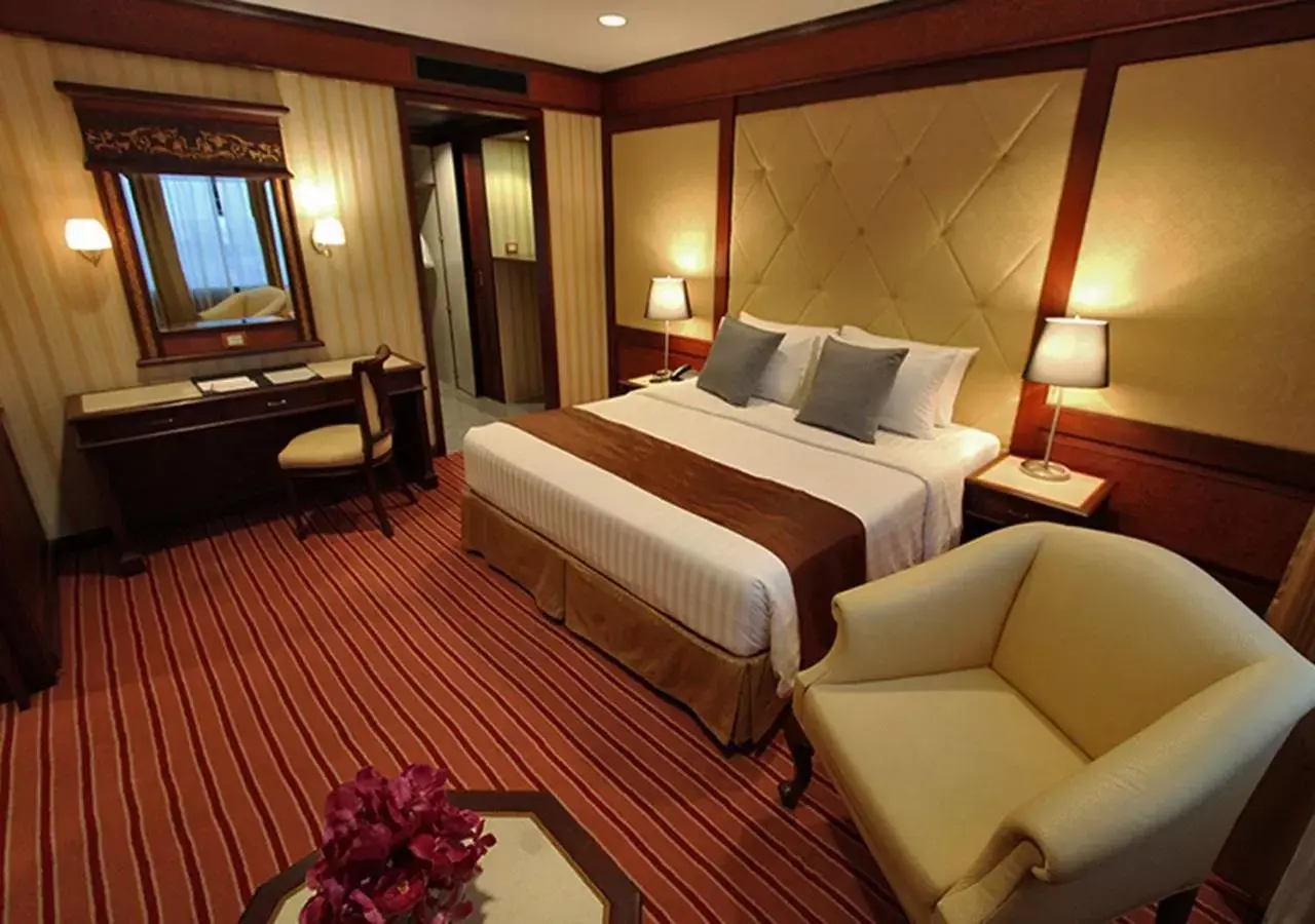 Executive Suite in Grand Tower Inn Rama 6 Executive Suite in Grand Tower Inn Rama 6