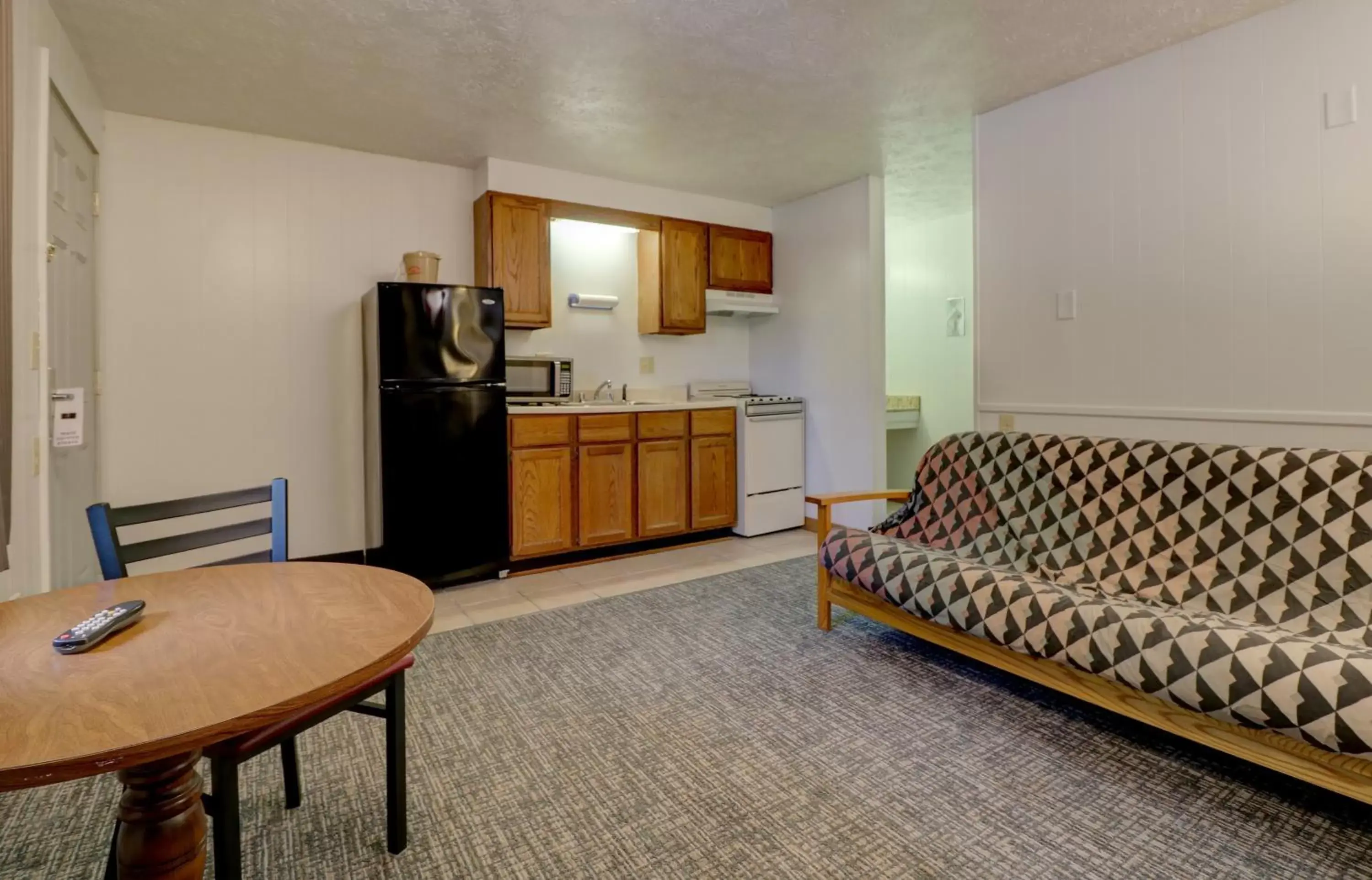 Queen Suite with Sofa Bed in Sanfordinn Queen Suite with Sofa Bed in Sanfordinn