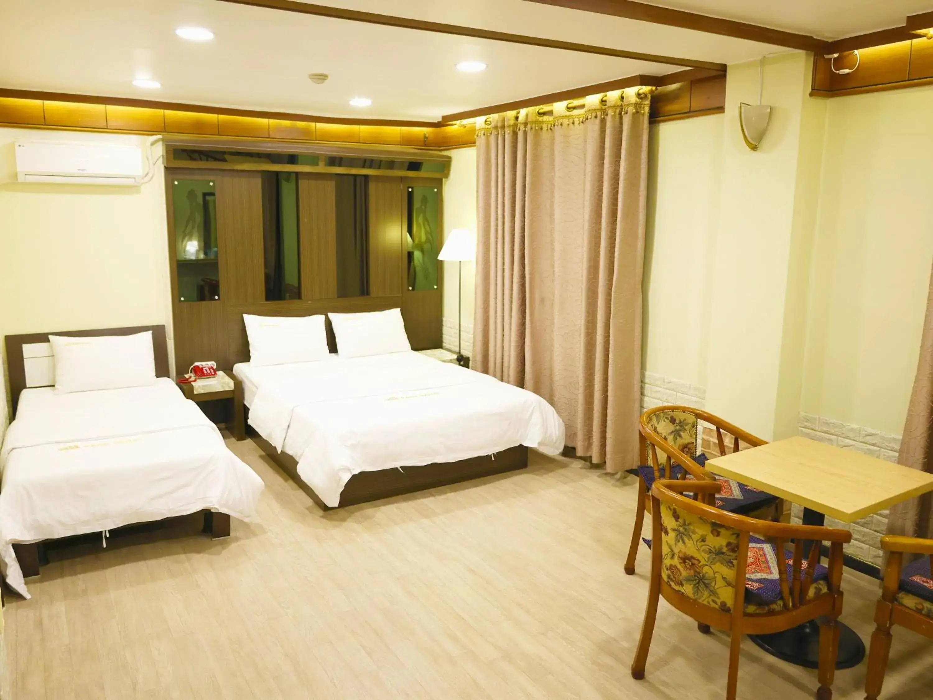 Deluxe Double Room in Goodstay Andong Park Hotel Deluxe Double Room in Goodstay Andong Park Hotel