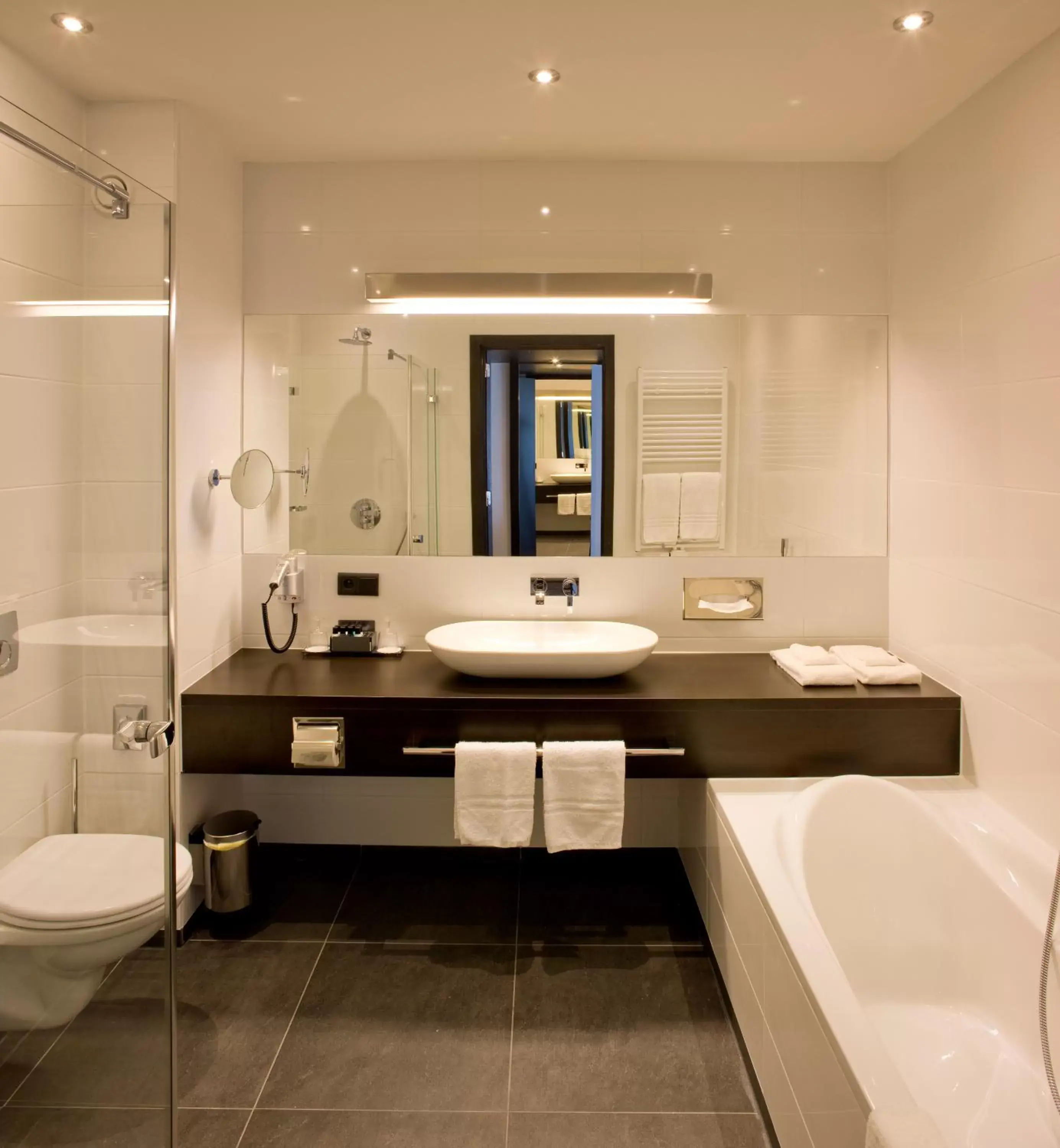 Comfort Double or Twin Room in Van Der Valk Hotel Brugge Oostkamp Comfort Double or Twin Room in Van Der Valk Hotel Brugge Oostkamp