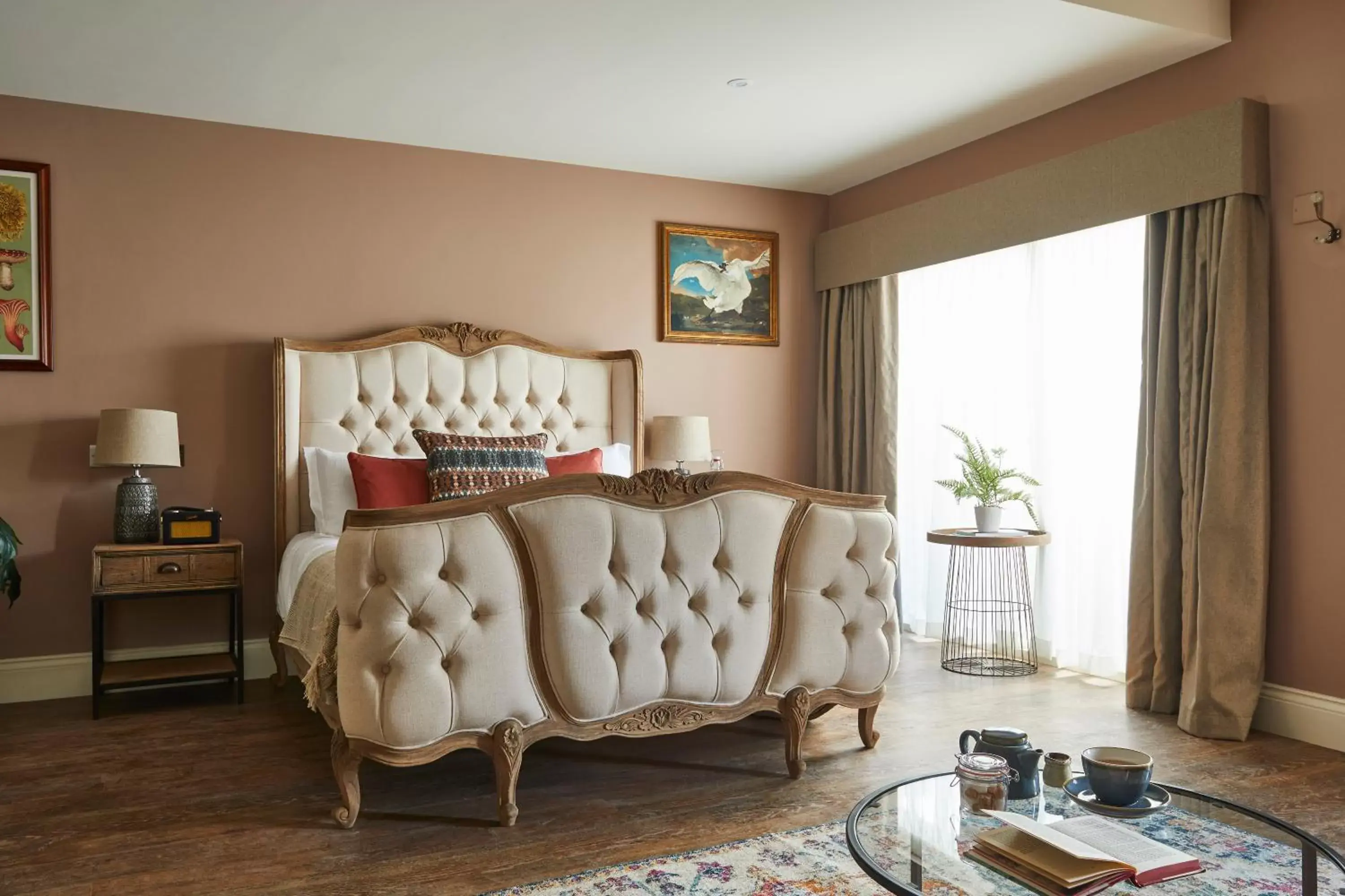 King Room with Roll-In Shower - Disability Access in The Swan Inn King Room with Roll-In Shower - Disability Access in The Swan Inn