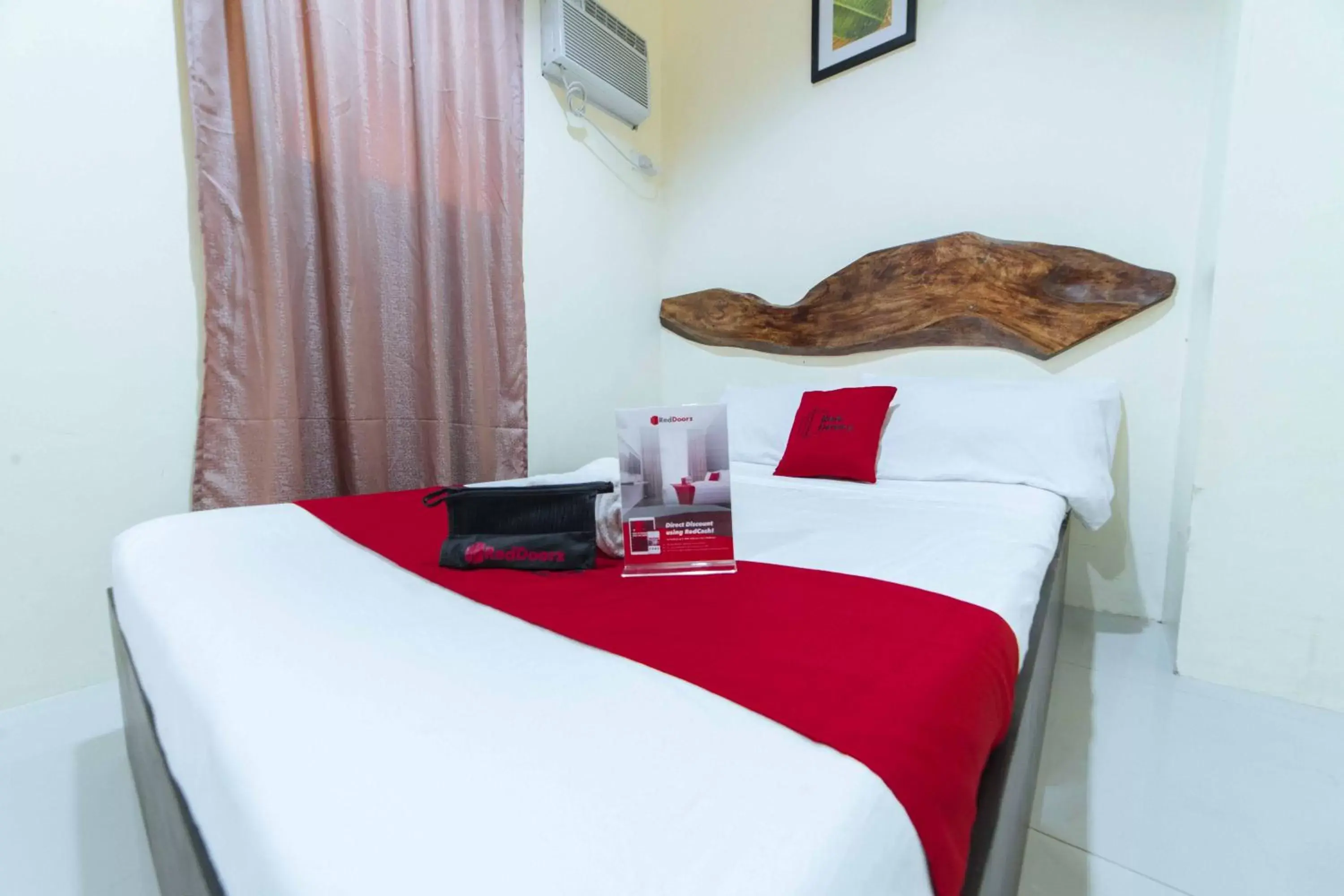 Double Room in RedDoorz near New Government Center Double Room in RedDoorz near New Government Center