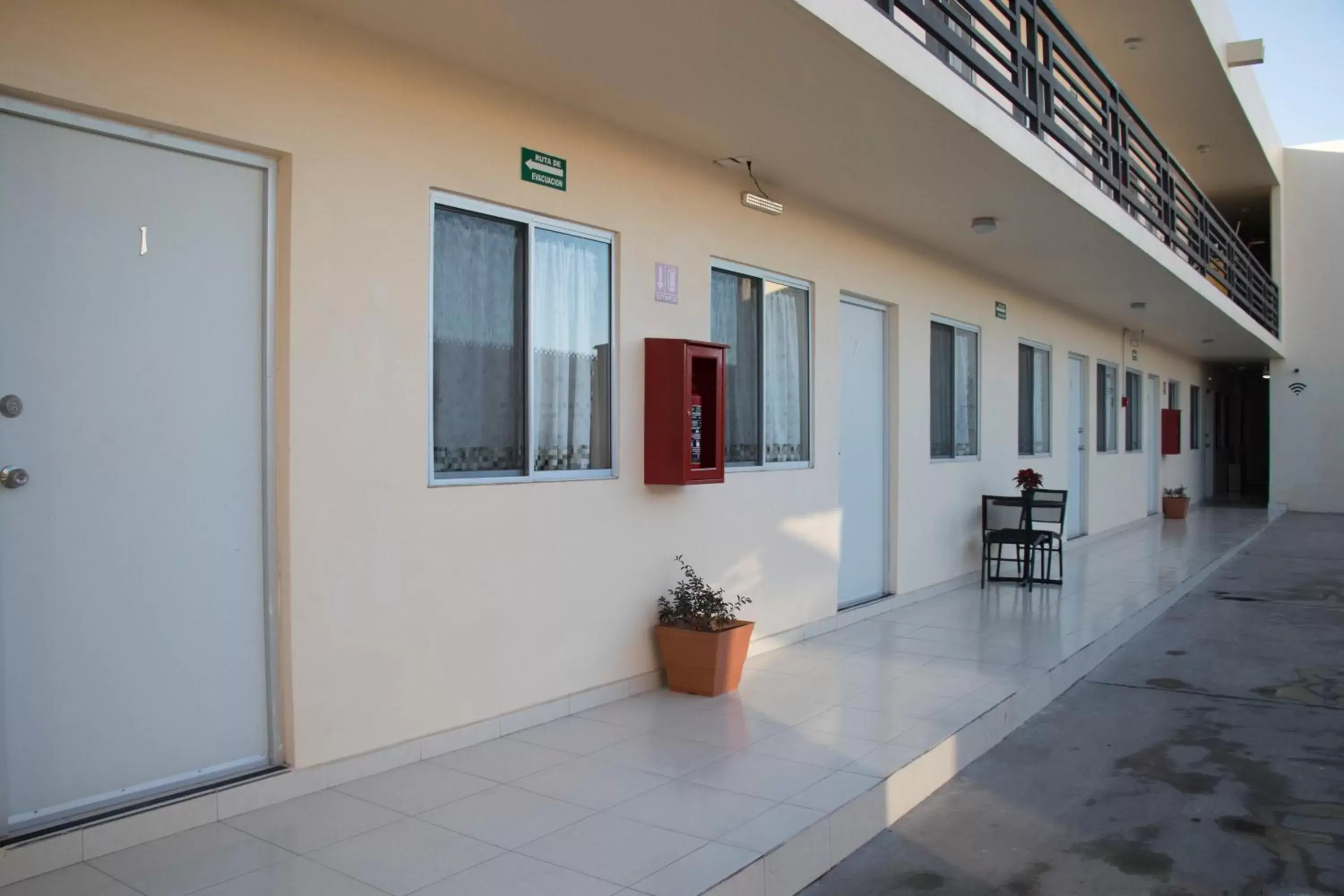 Property building in Hotel Nápoles Property building in Hotel Nápoles