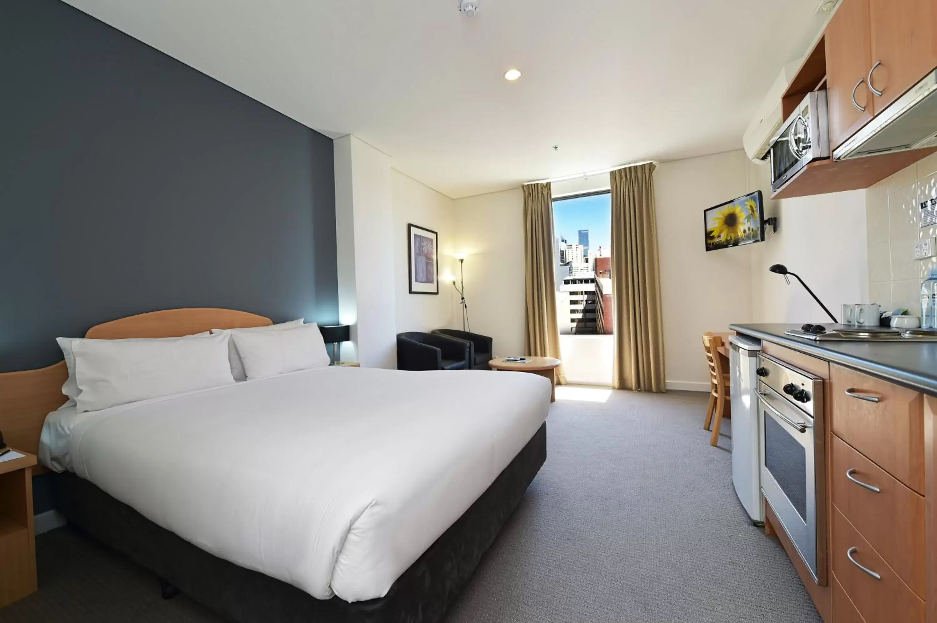 Studio Apartment in All Suites Perth Studio Apartment in All Suites Perth