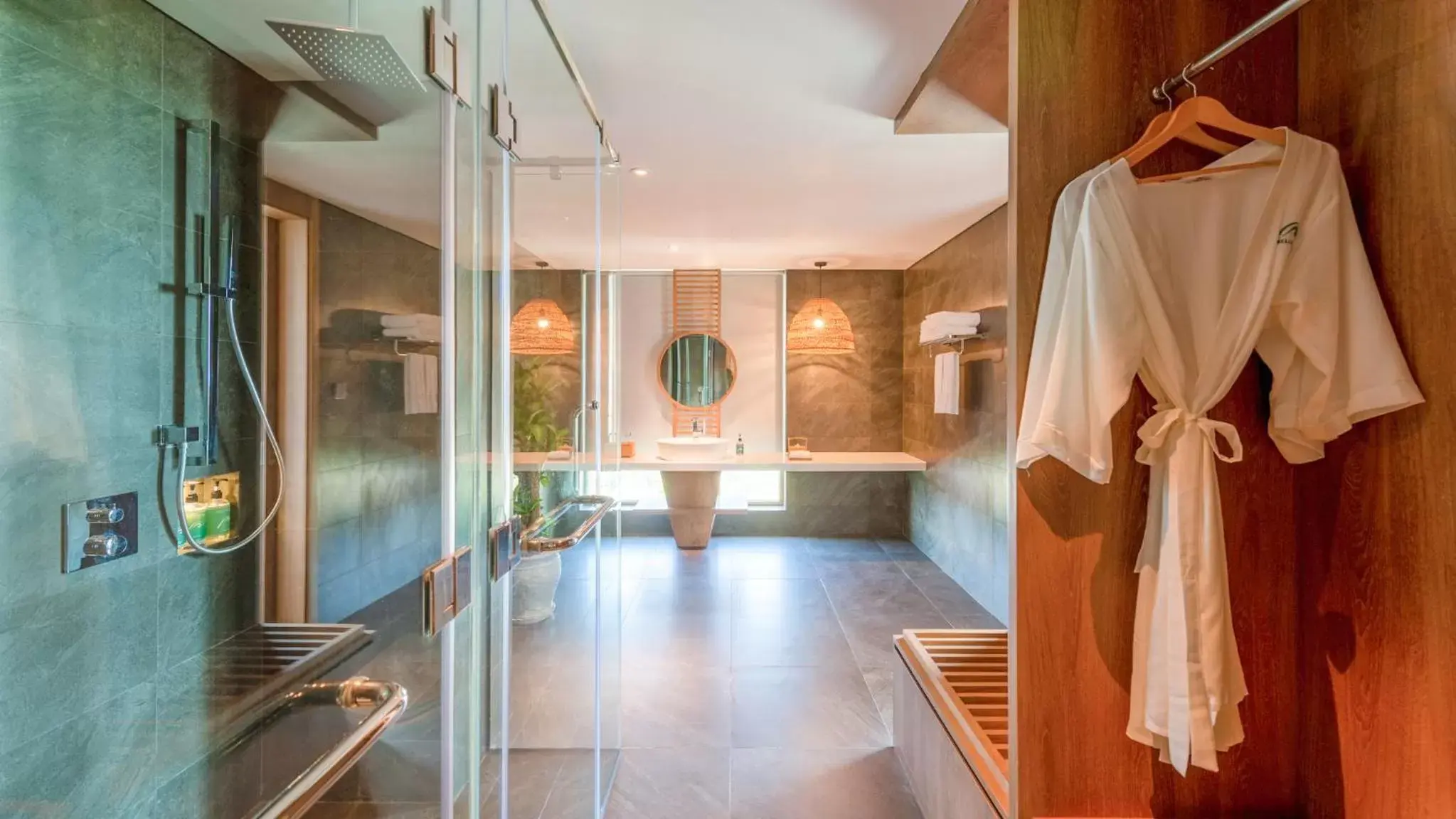 Executive Suite with Daily Afternoon tea at VIP Lounge in Bellerive Hoi An Resort and Spa Executive Suite with Daily Afternoon tea at VIP Lounge in Bellerive Hoi An Resort and Spa