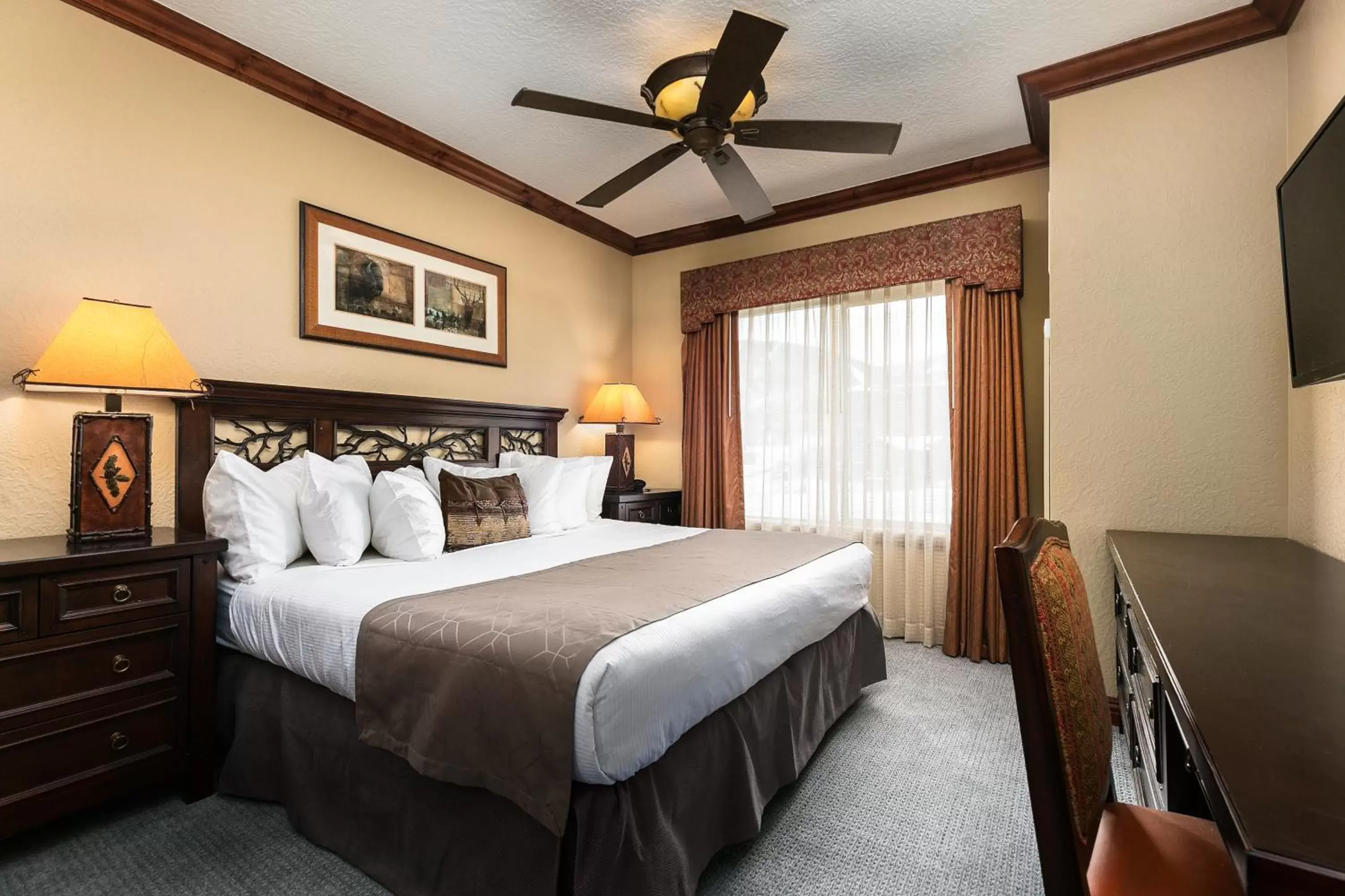 Suite with Mountain View in Condos at Canyons Resort by White Pines Suite with Mountain View in Condos at Canyons Resort by White Pines