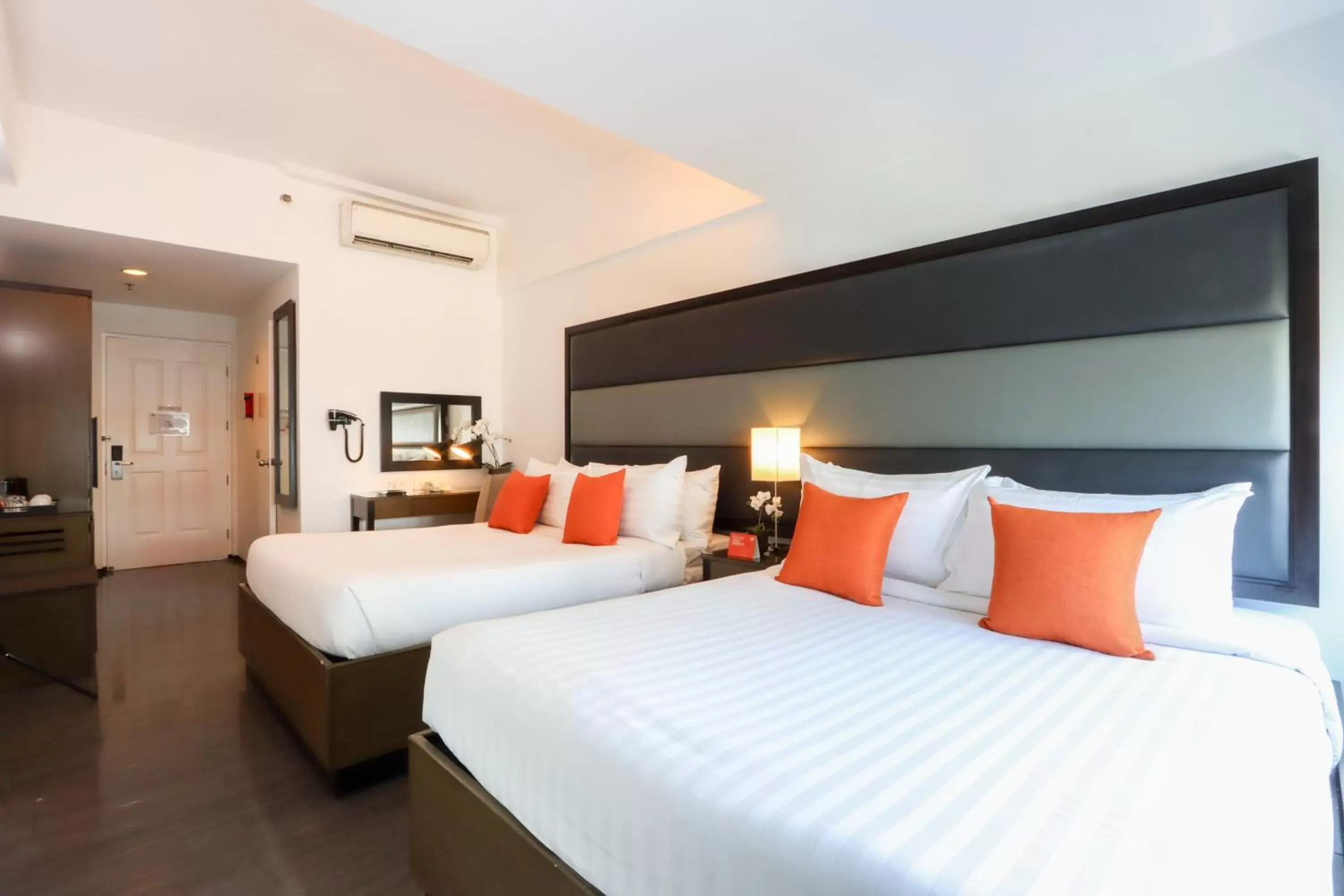 Deluxe Queen Room with Two Queen Beds in Privato Ortigas Deluxe Queen Room with Two Queen Beds in Privato Ortigas