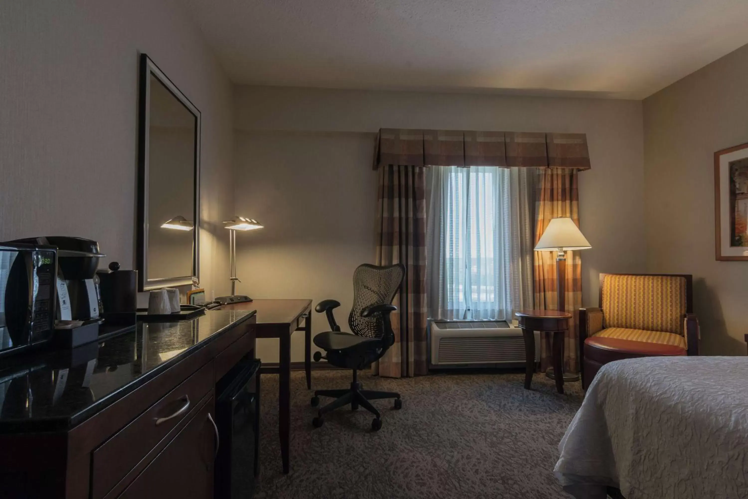 King Room - Mobility and Hearing Access in Hilton Garden Inn Bangor King Room - Mobility and Hearing Access in Hilton Garden Inn Bangor