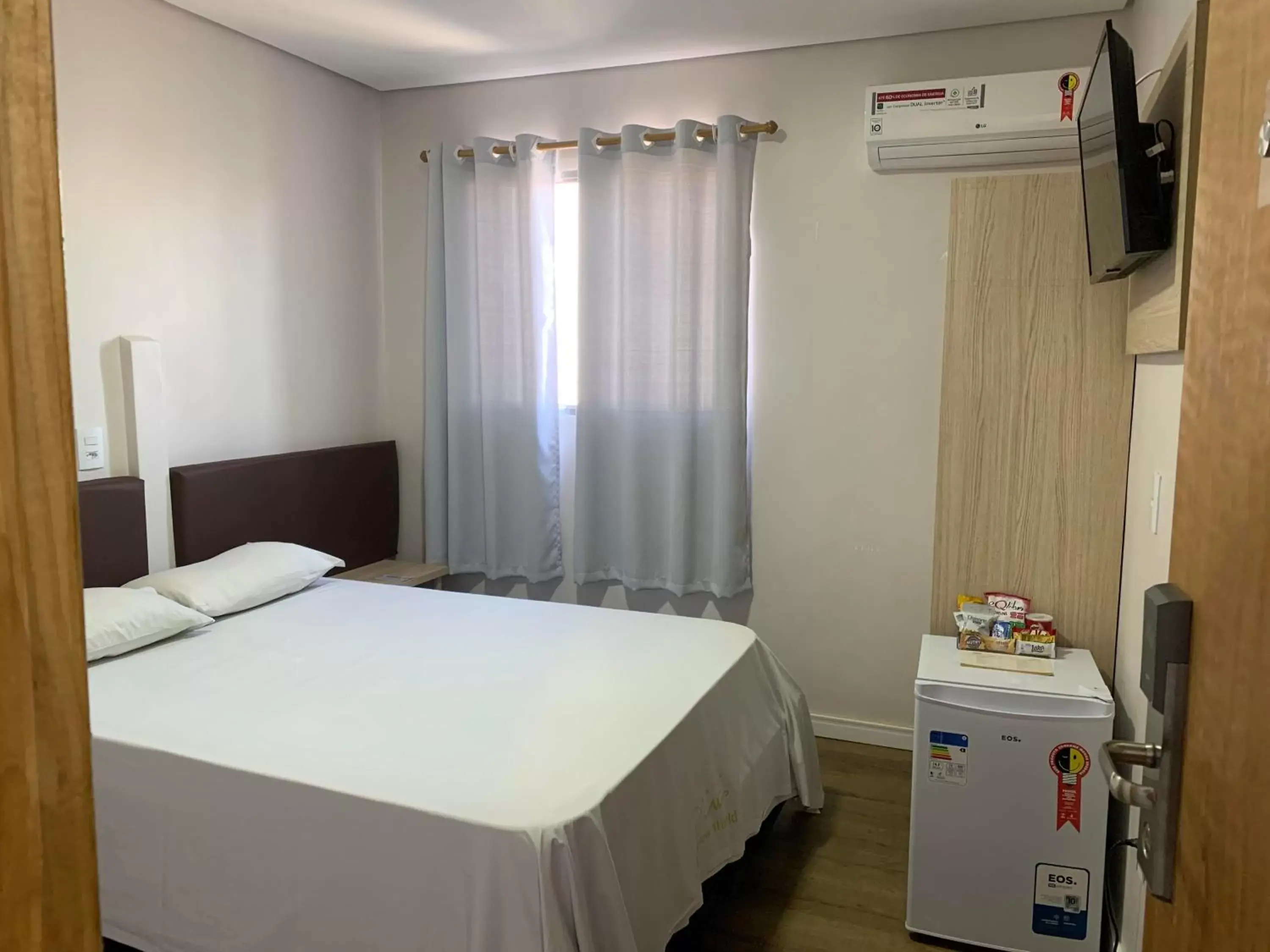 Budget Double Room - single occupancy in Fênix Hotel Bom Retiro Budget Double Room - single occupancy in Fênix Hotel Bom Retiro