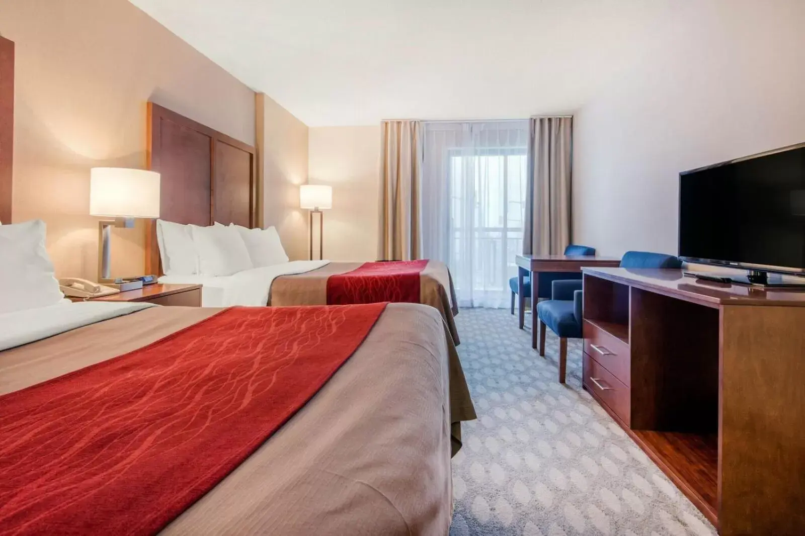 Room with Two Double Beds and River View in Comfort Inn Fallsview Room with Two Double Beds and River View in Comfort Inn Fallsview