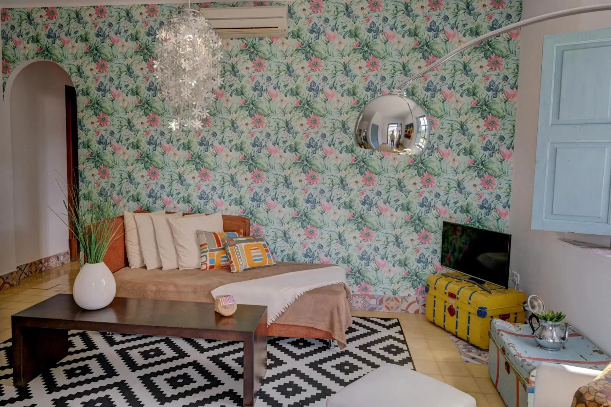 Three-Bedroom Suite in loftOtel canet Three-Bedroom Suite in loftOtel canet