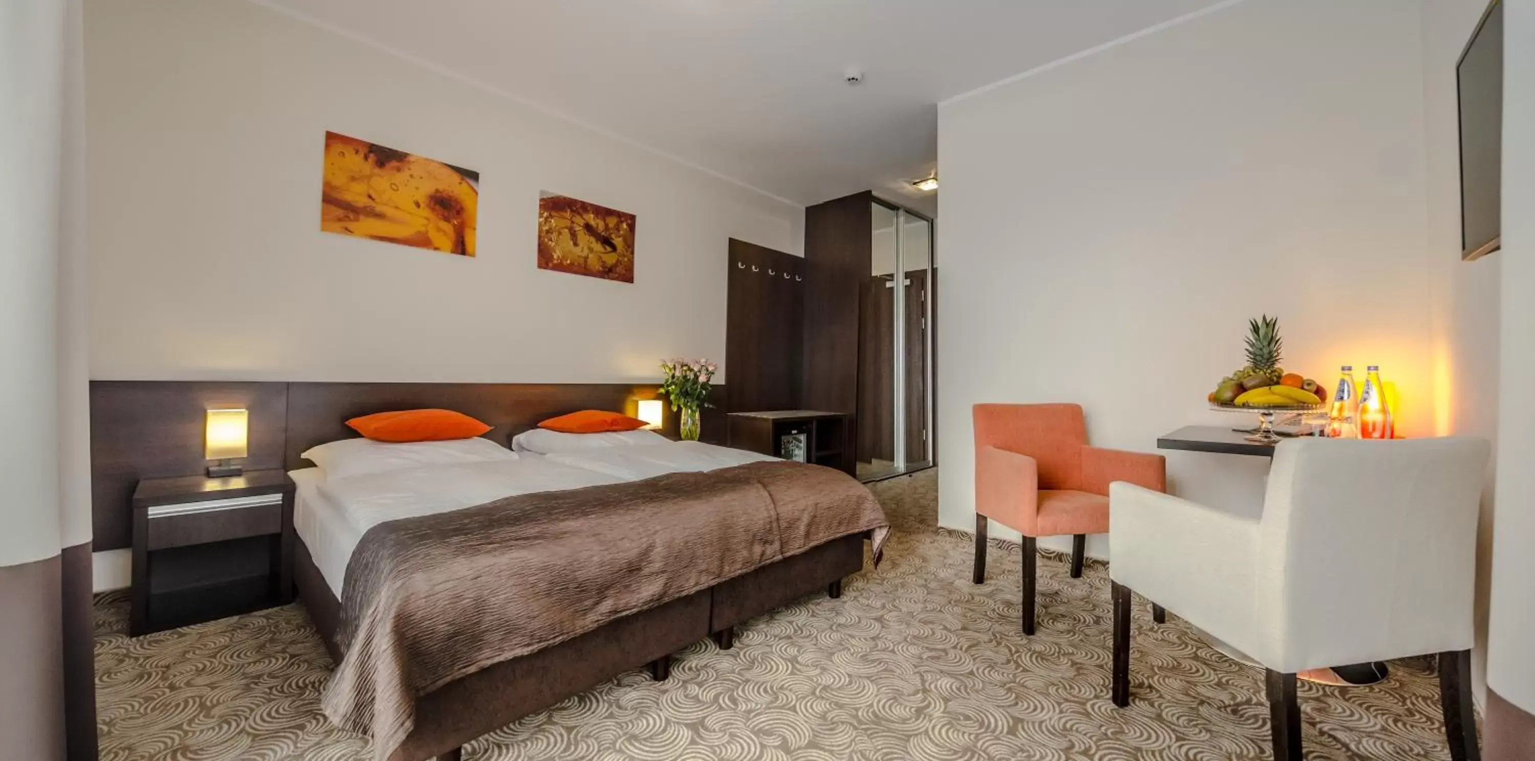 Twin Room with Terrace and Lake View in Hotel Emocja SPA Twin Room with Terrace and Lake View in Hotel Emocja SPA