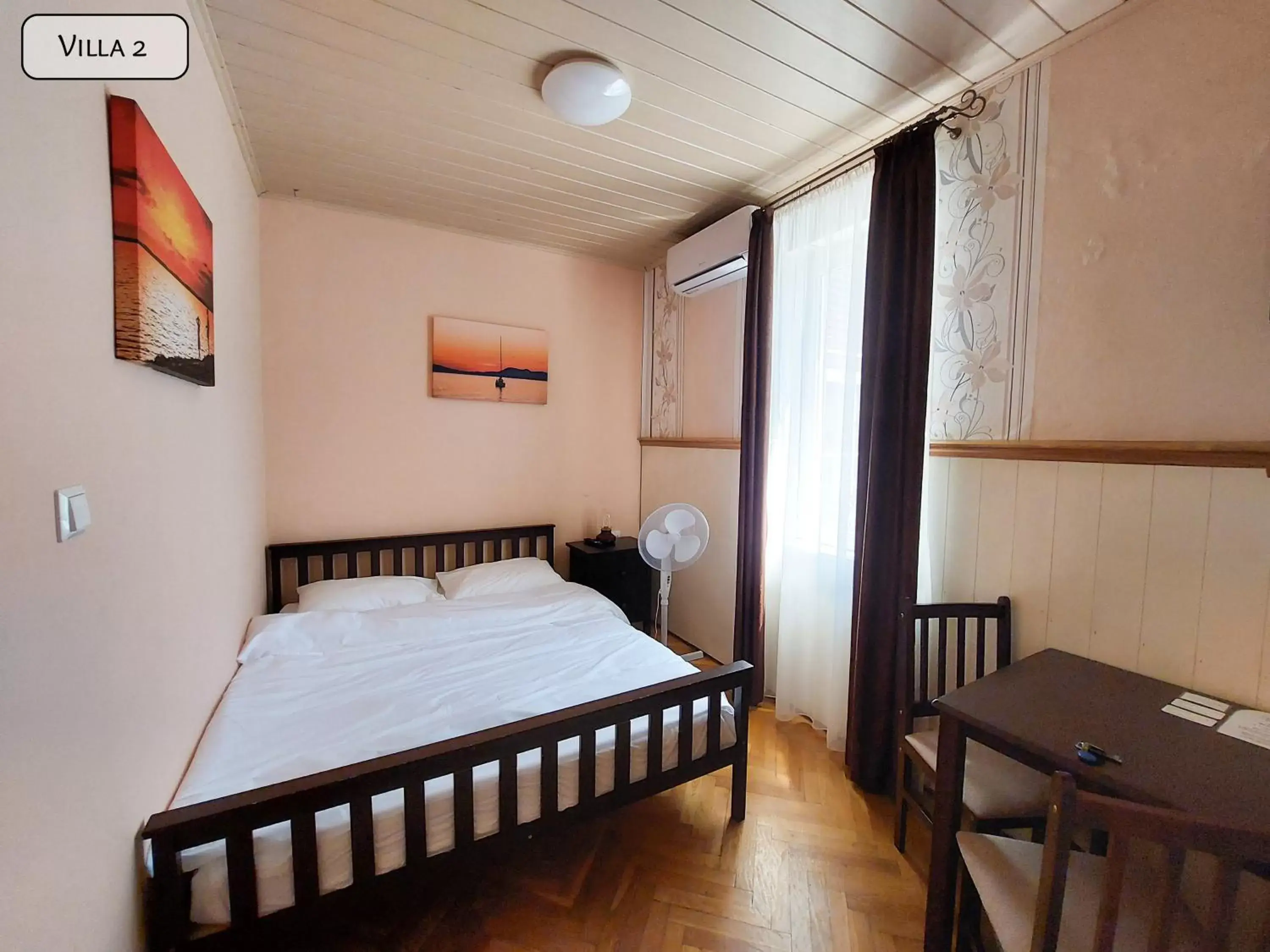 Small Double Room in Gosztonyi Villa Small Double Room in Gosztonyi Villa